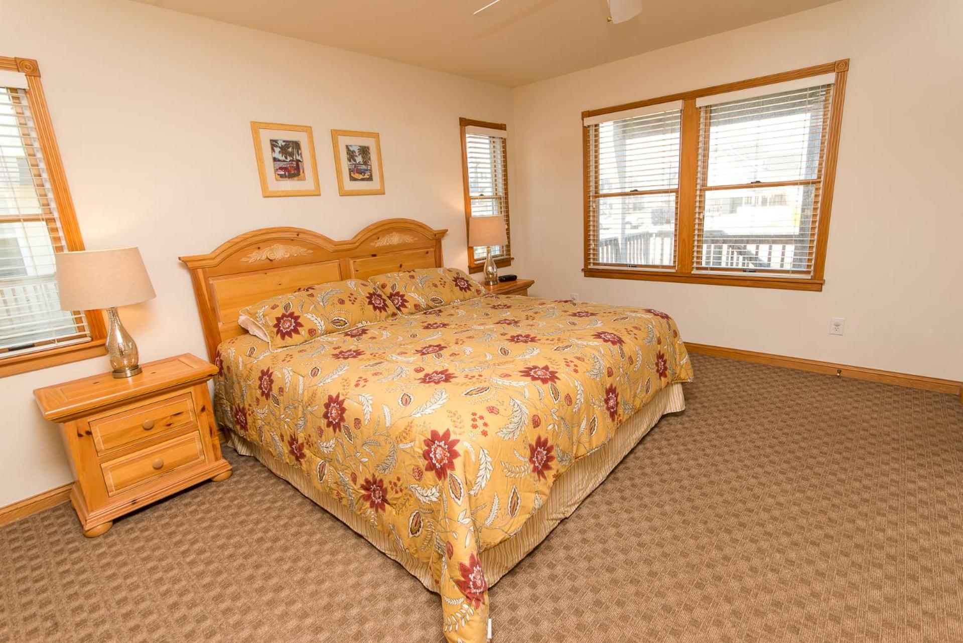 Carolina Getaway - Corolla, Ocean Sands, 150 Yds to Beach, Pool, Hot Tub, Pool Table, Arcade Game