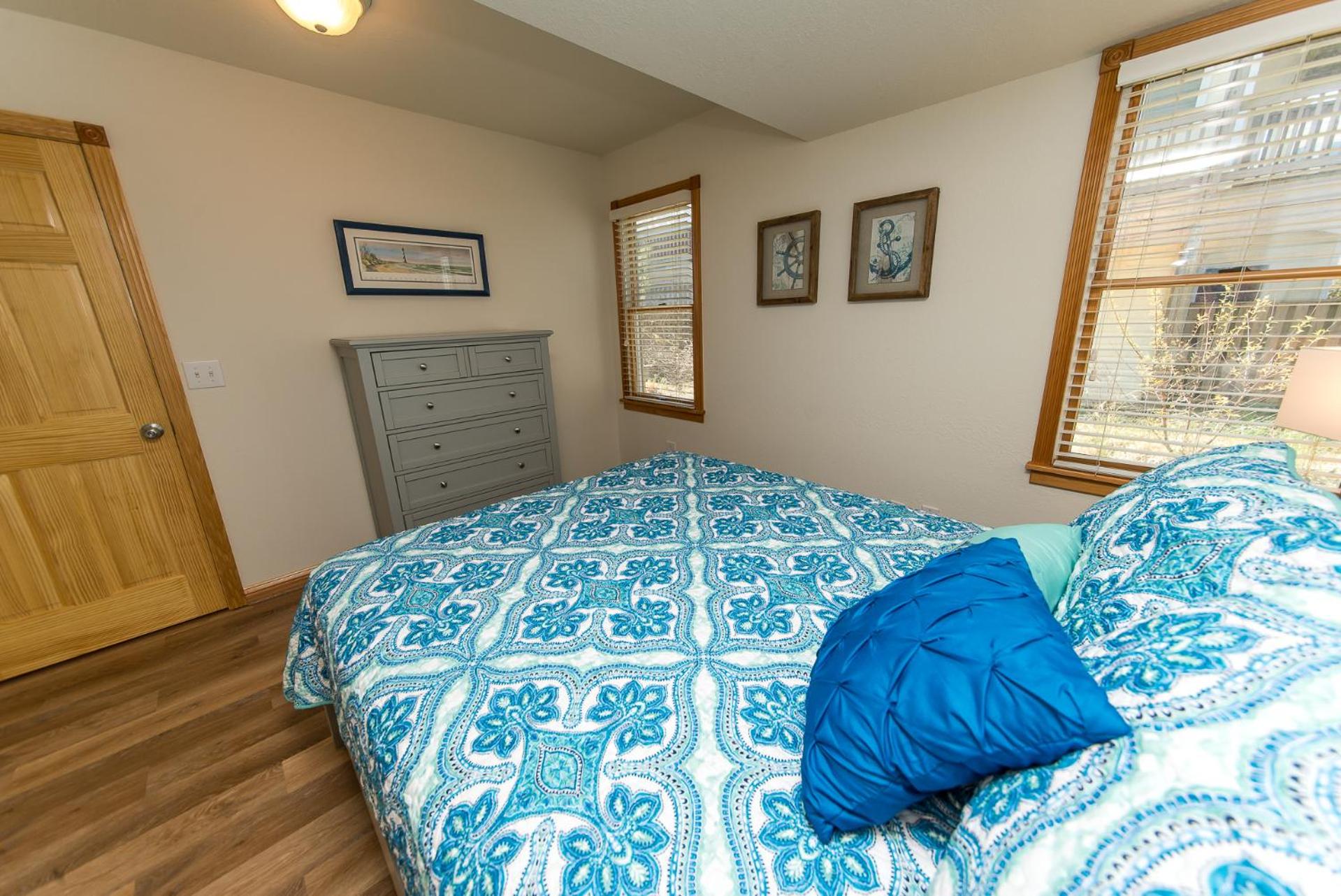 Carolina Getaway - Corolla, Ocean Sands, 150 Yds to Beach, Pool, Hot Tub, Pool Table, Arcade Game