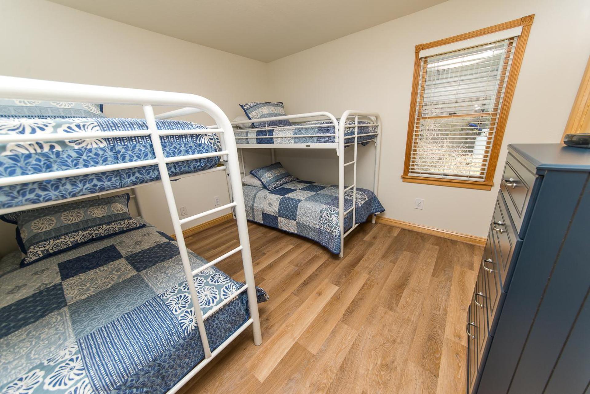 Carolina Getaway - Corolla, Ocean Sands, 150 Yds to Beach, Pool, Hot Tub, Pool Table, Arcade Game