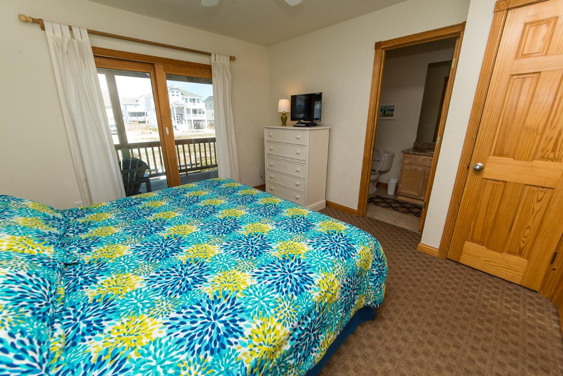 Carolina Getaway - Corolla, Ocean Sands, 150 Yds to Beach, Pool, Hot Tub, Pool Table, Arcade Game