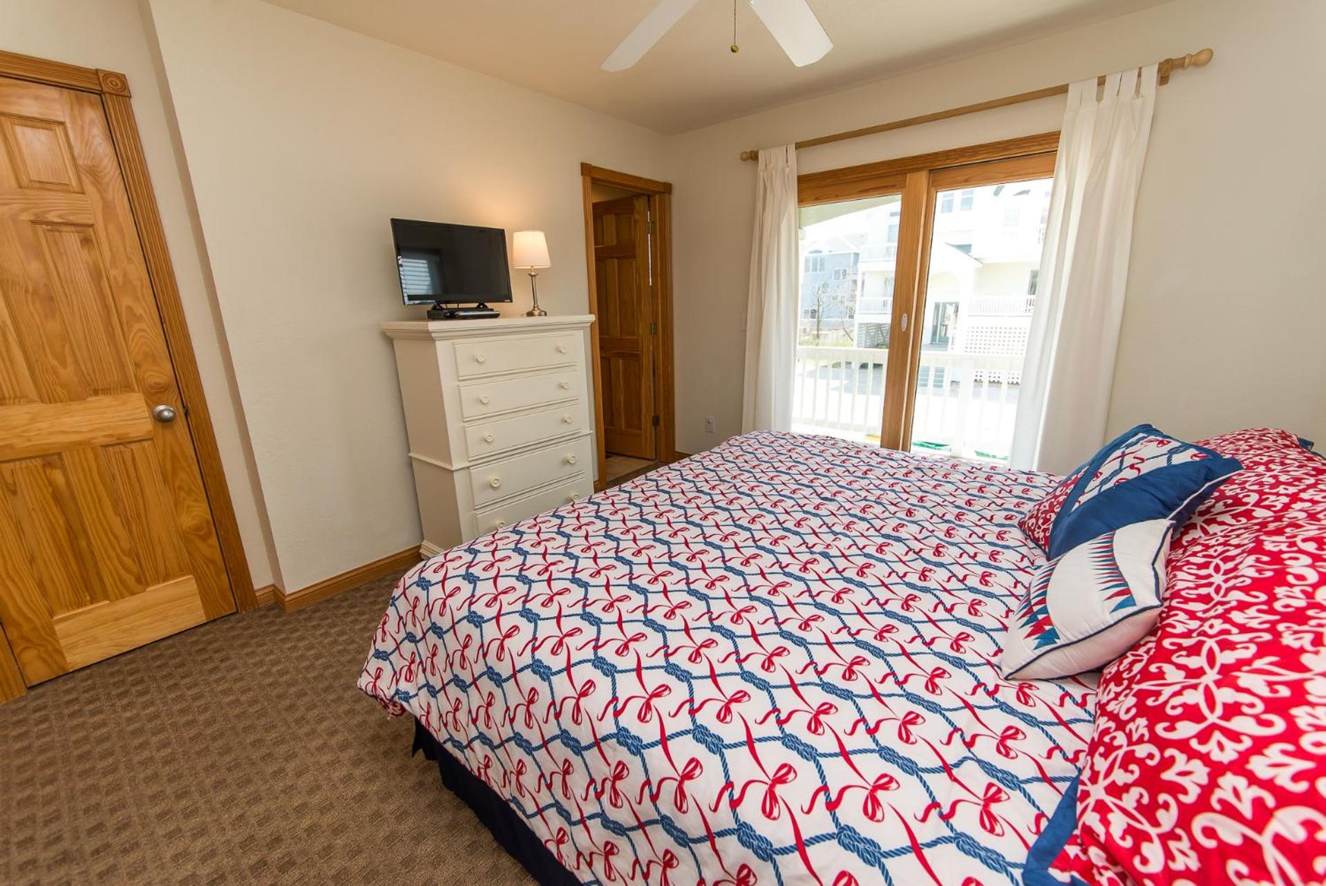 Carolina Getaway - Corolla, Ocean Sands, 150 Yds to Beach, Pool, Hot Tub, Pool Table, Arcade Game