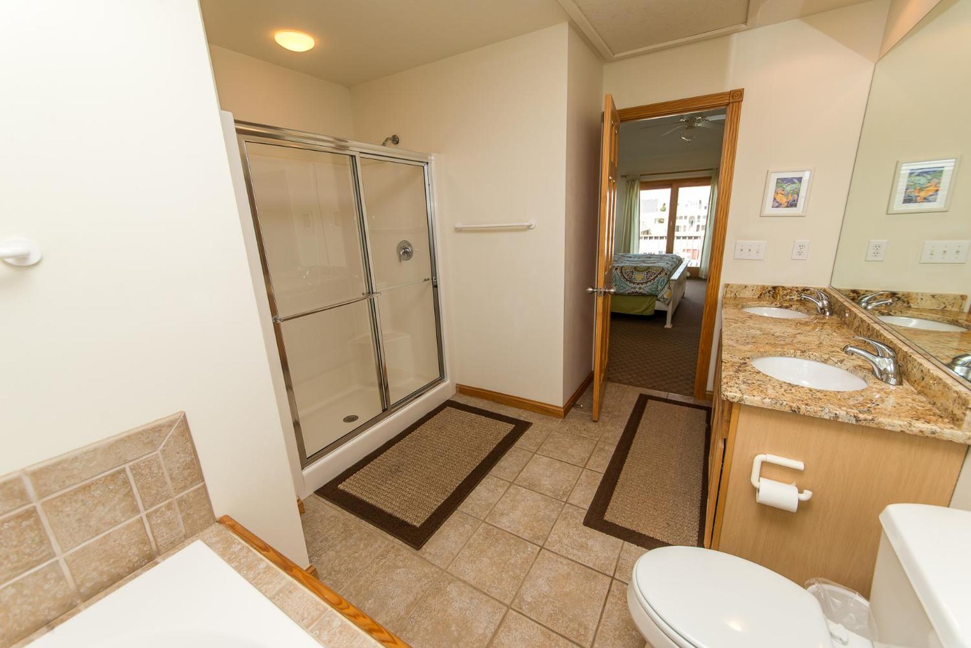 Carolina Getaway - Corolla, Ocean Sands, 150 Yds to Beach, Pool, Hot Tub, Pool Table, Arcade Game