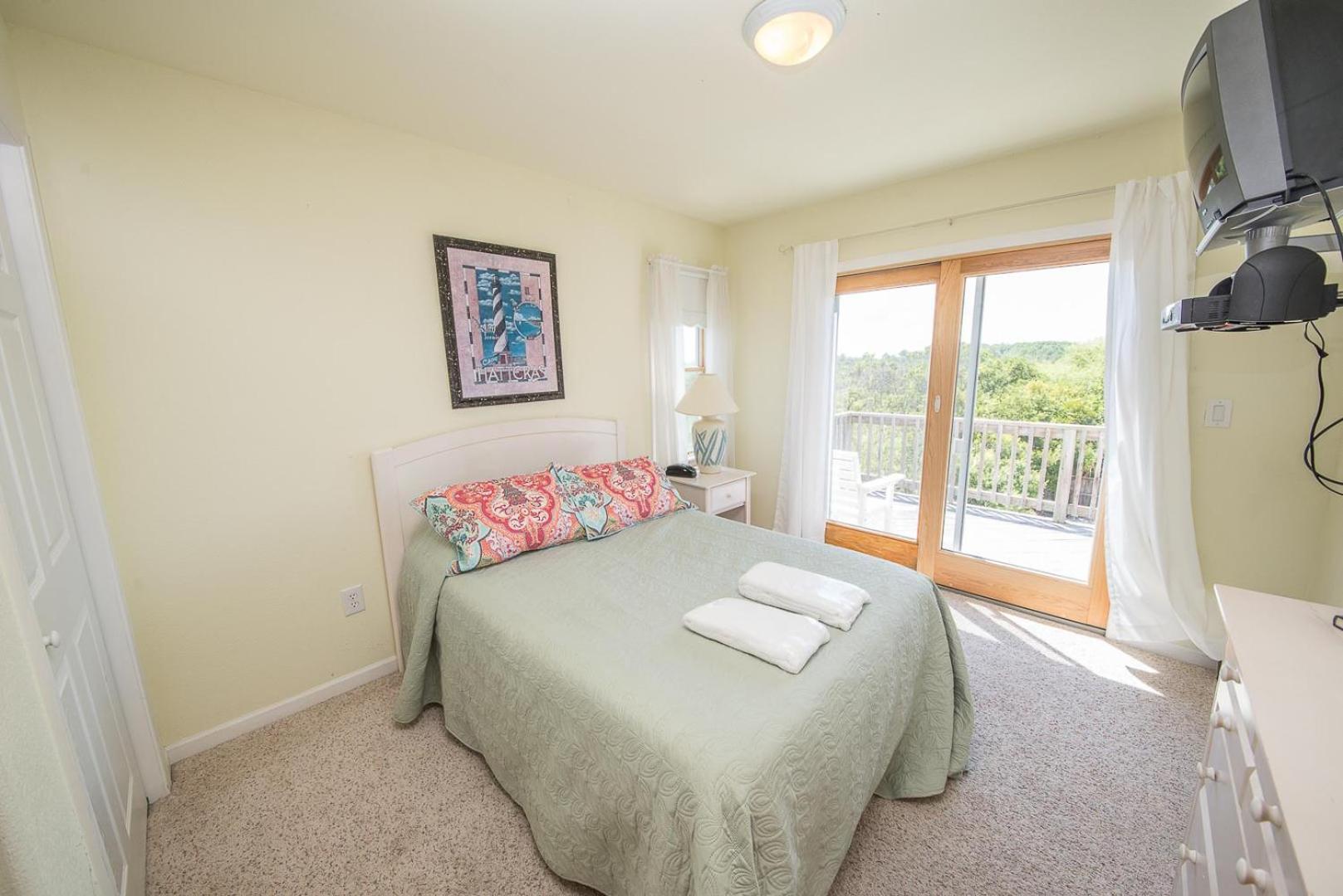 Funtiki - S Nags Head MP 17.5, Semi-Oceanfront, 150 Yds to Beach, Pool, Hot Tub, Pool Table, Pets OK
