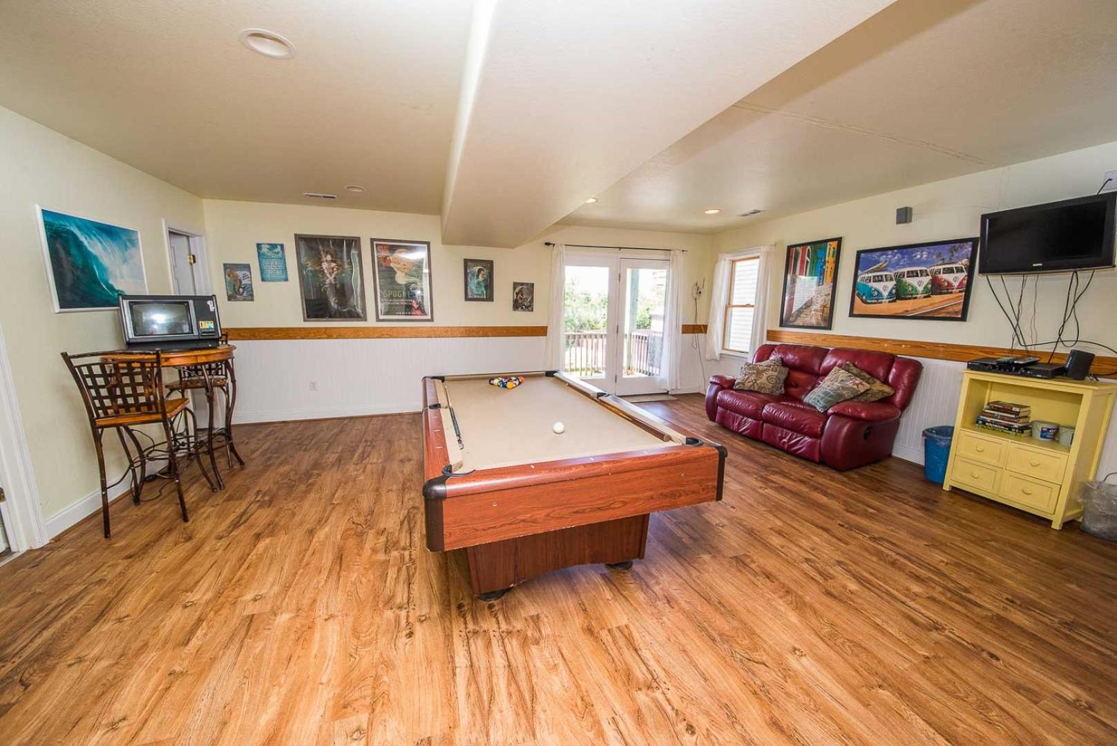 Funtiki - S Nags Head MP 17.5, Semi-Oceanfront, 150 Yds to Beach, Pool, Hot Tub, Pool Table, Pets OK