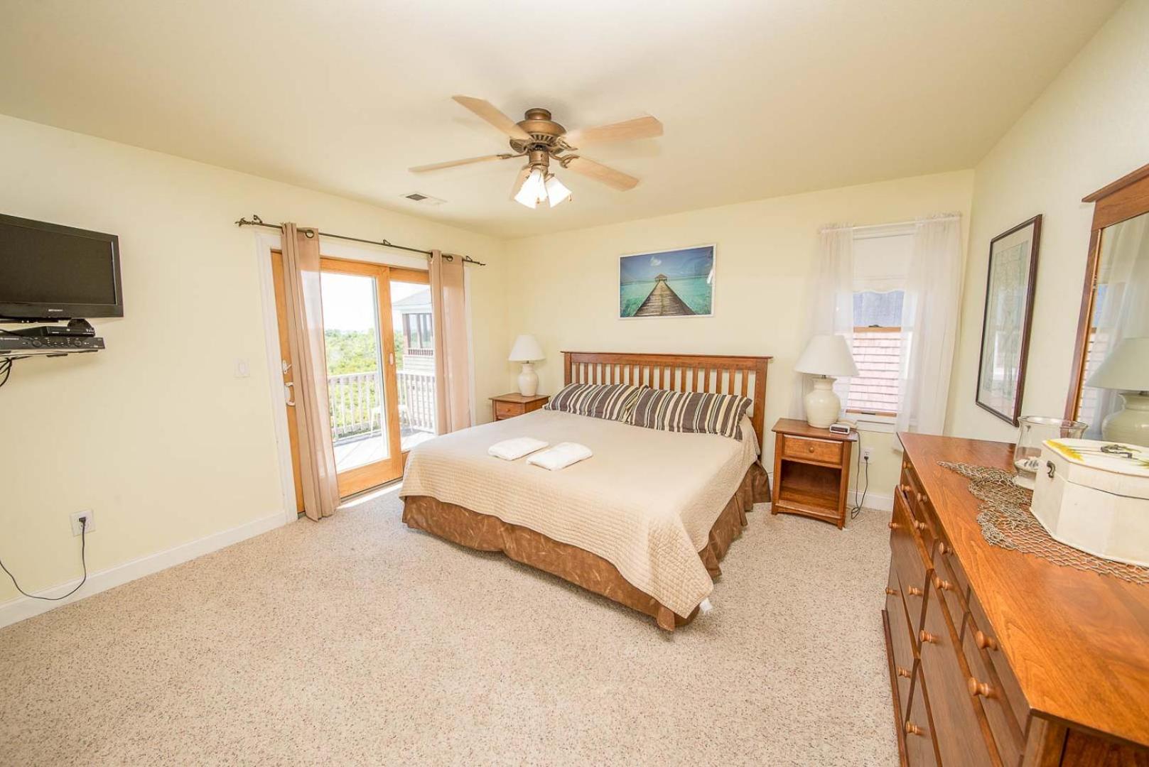 Funtiki - S Nags Head MP 17.5, Semi-Oceanfront, 150 Yds to Beach, Pool, Hot Tub, Pool Table, Pets OK