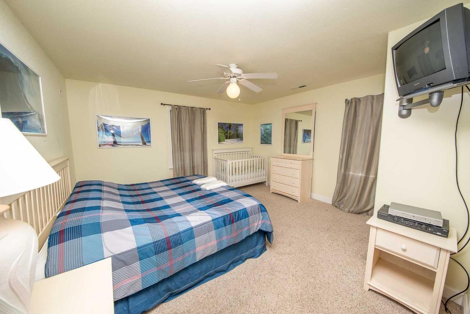 Funtiki - S Nags Head MP 17.5, Semi-Oceanfront, 150 Yds to Beach, Pool, Hot Tub, Pool Table, Pets OK