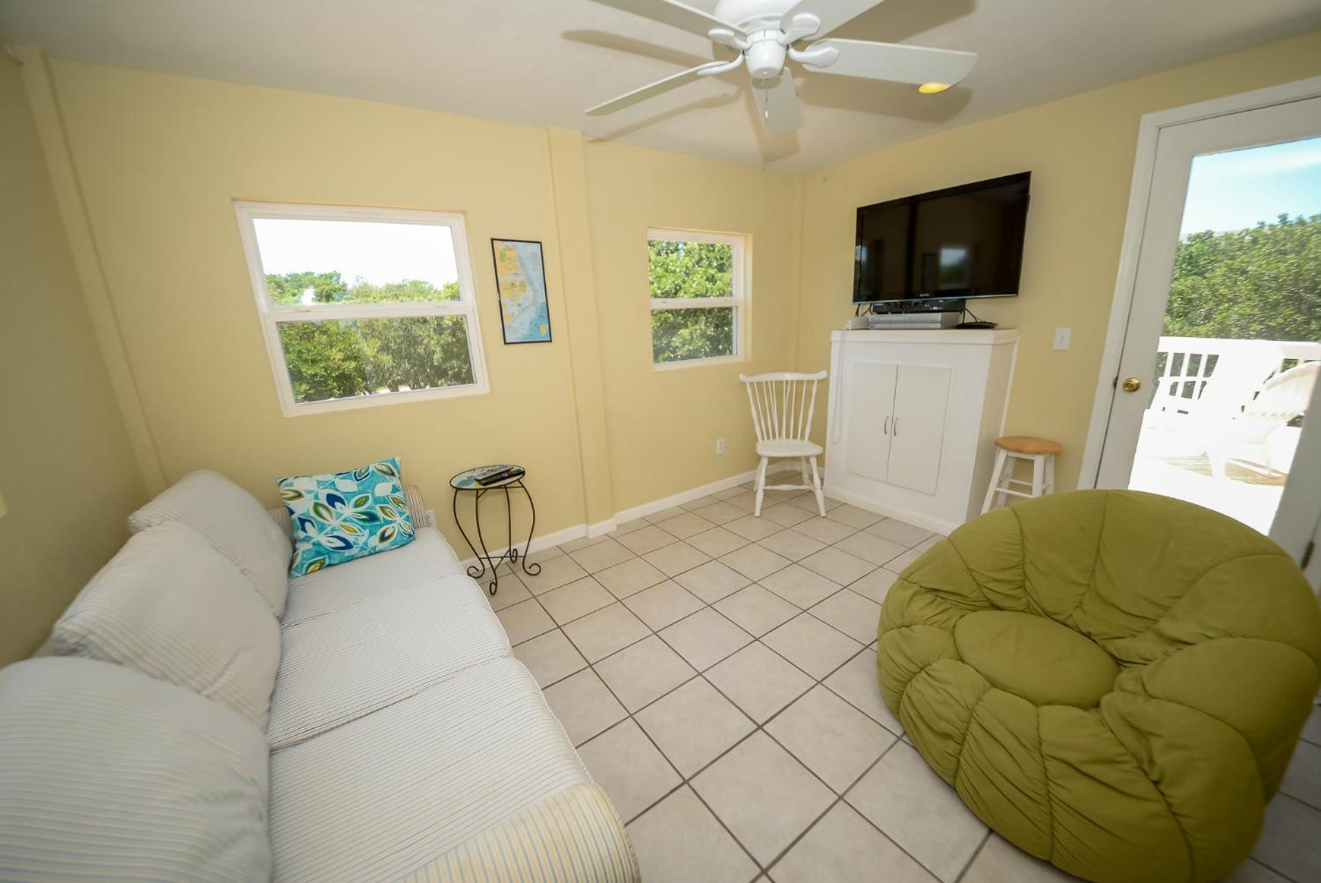 Carolina Breeze - Southern Shores, Chickahauk, 200 Yards to the Beach, Flex Stays, Private Decks
