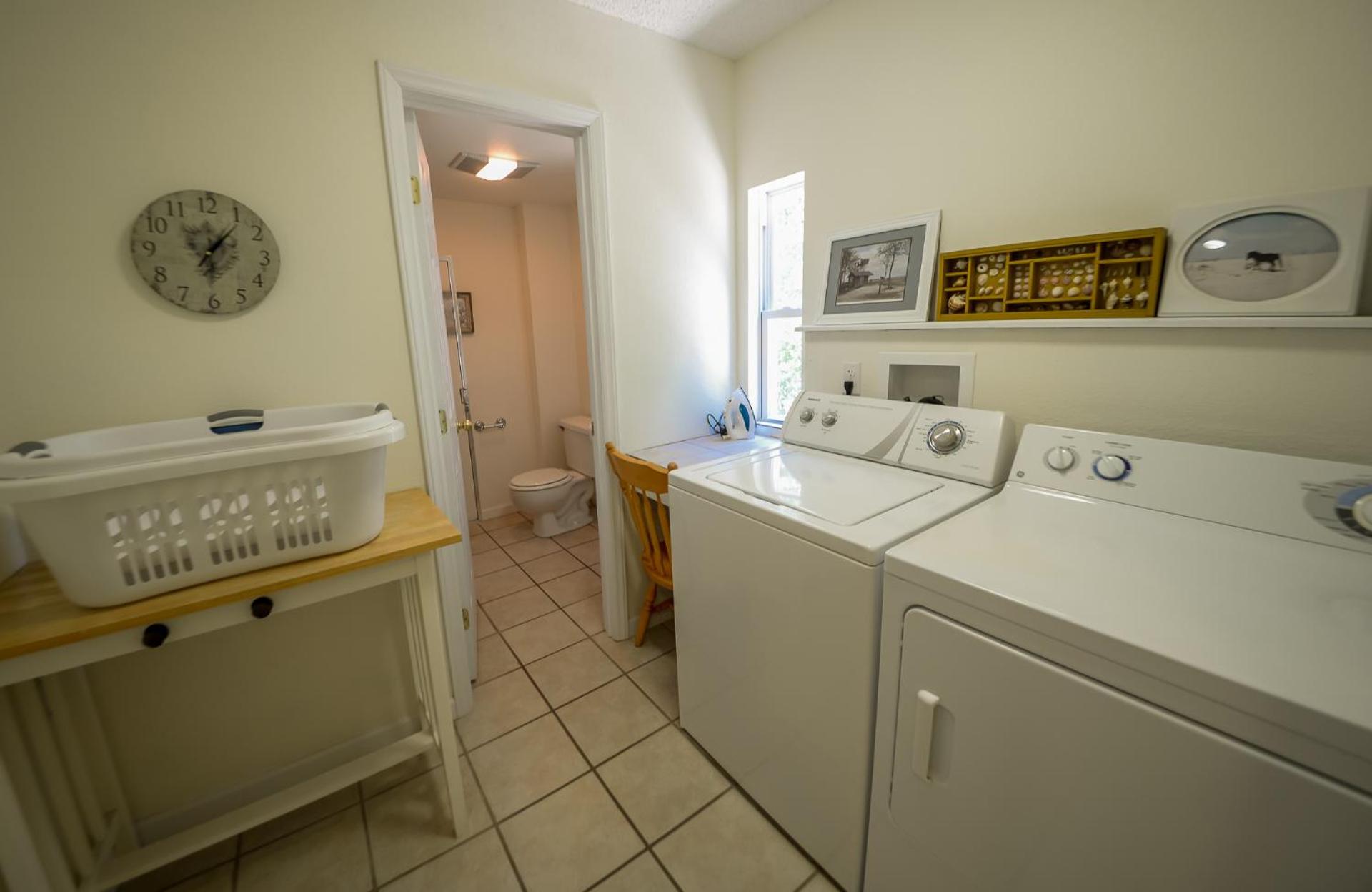 Carolina Breeze - Southern Shores, Chickahauk, 200 Yards to the Beach, Flex Stays, Private Decks