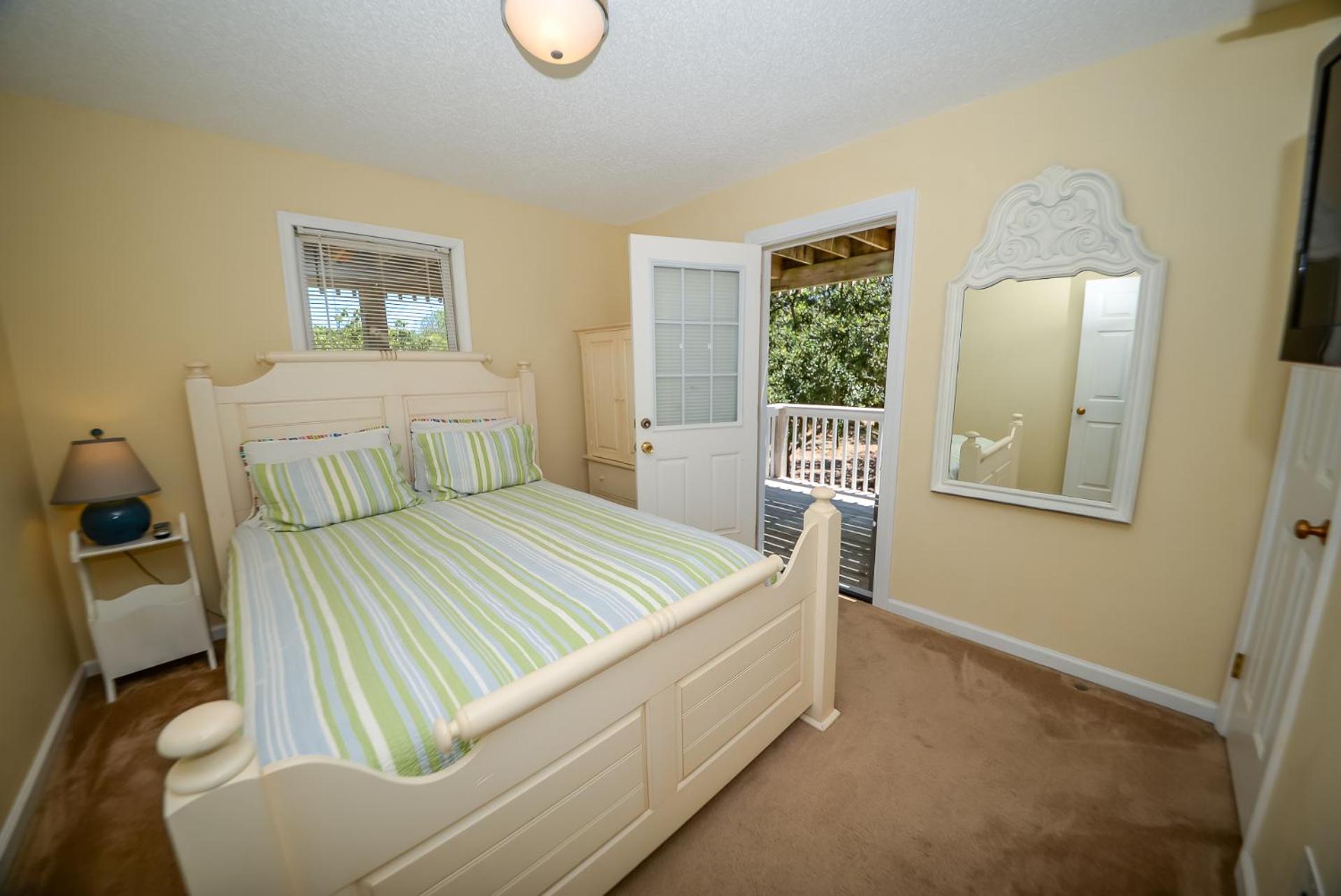 Carolina Breeze - Southern Shores, Chickahauk, 200 Yards to the Beach, Flex Stays, Private Decks