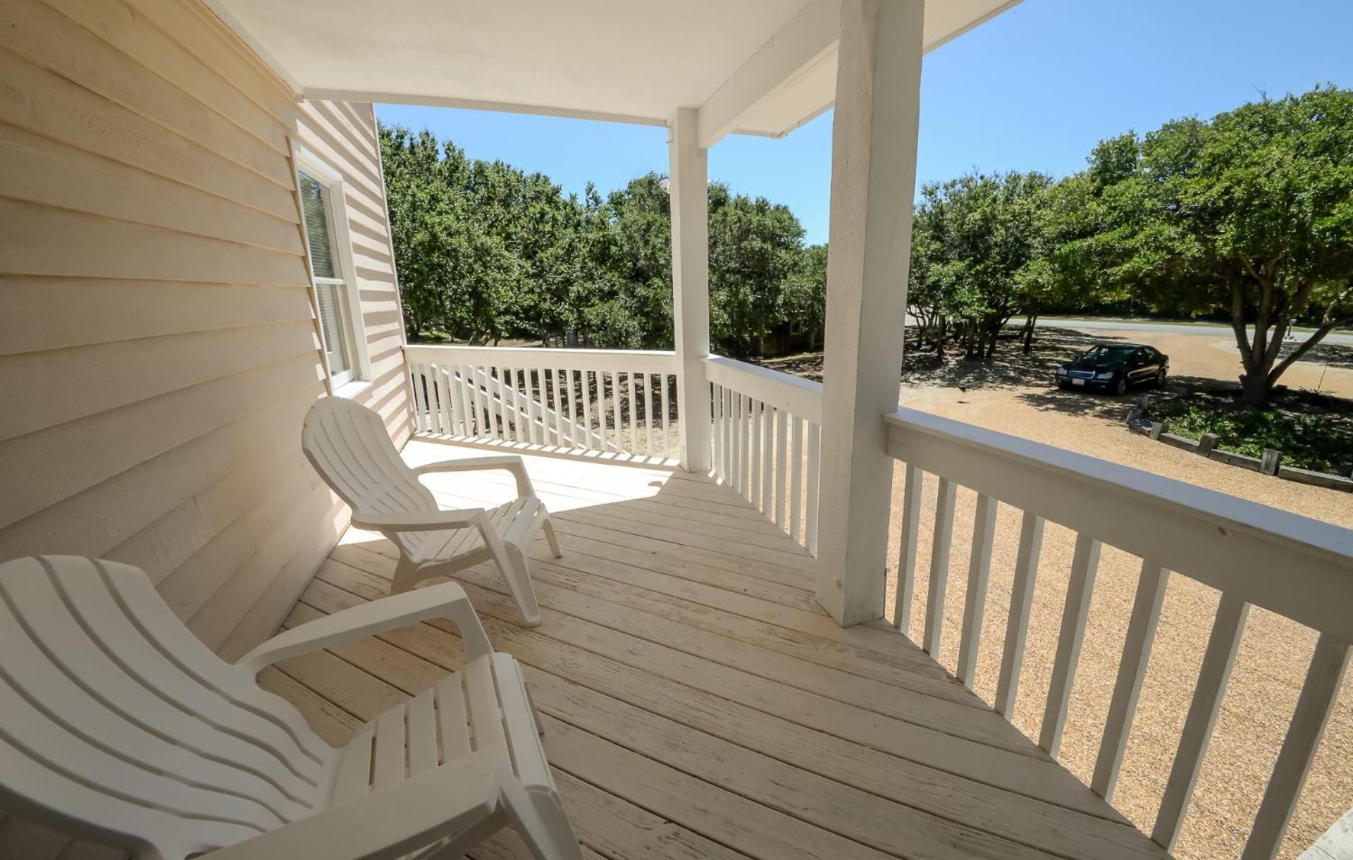 Carolina Breeze - Southern Shores, Chickahauk, 200 Yards to the Beach, Flex Stays, Private Decks
