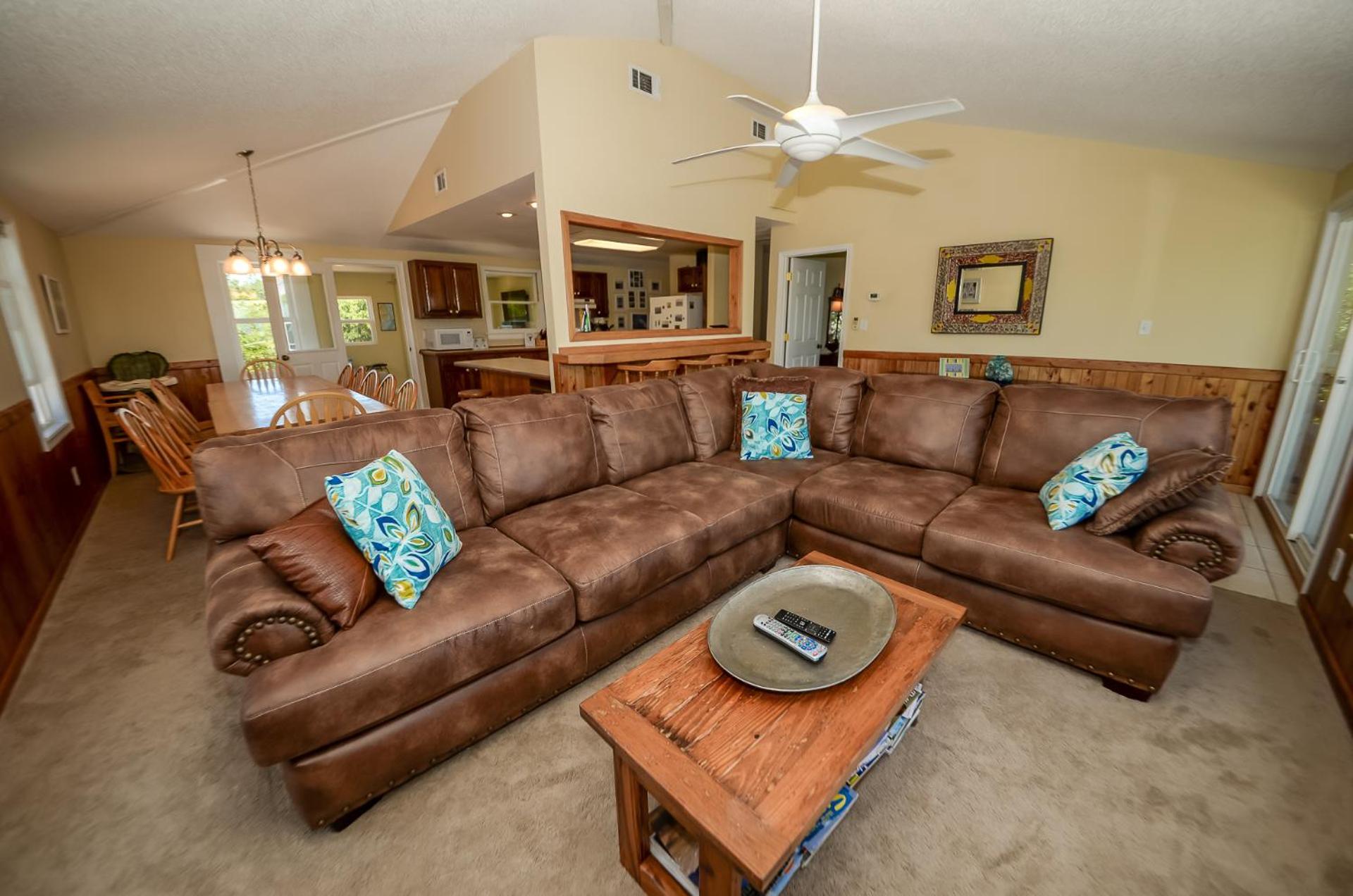 Carolina Breeze - Southern Shores, Chickahauk, 200 Yards to the Beach, Flex Stays, Private Decks