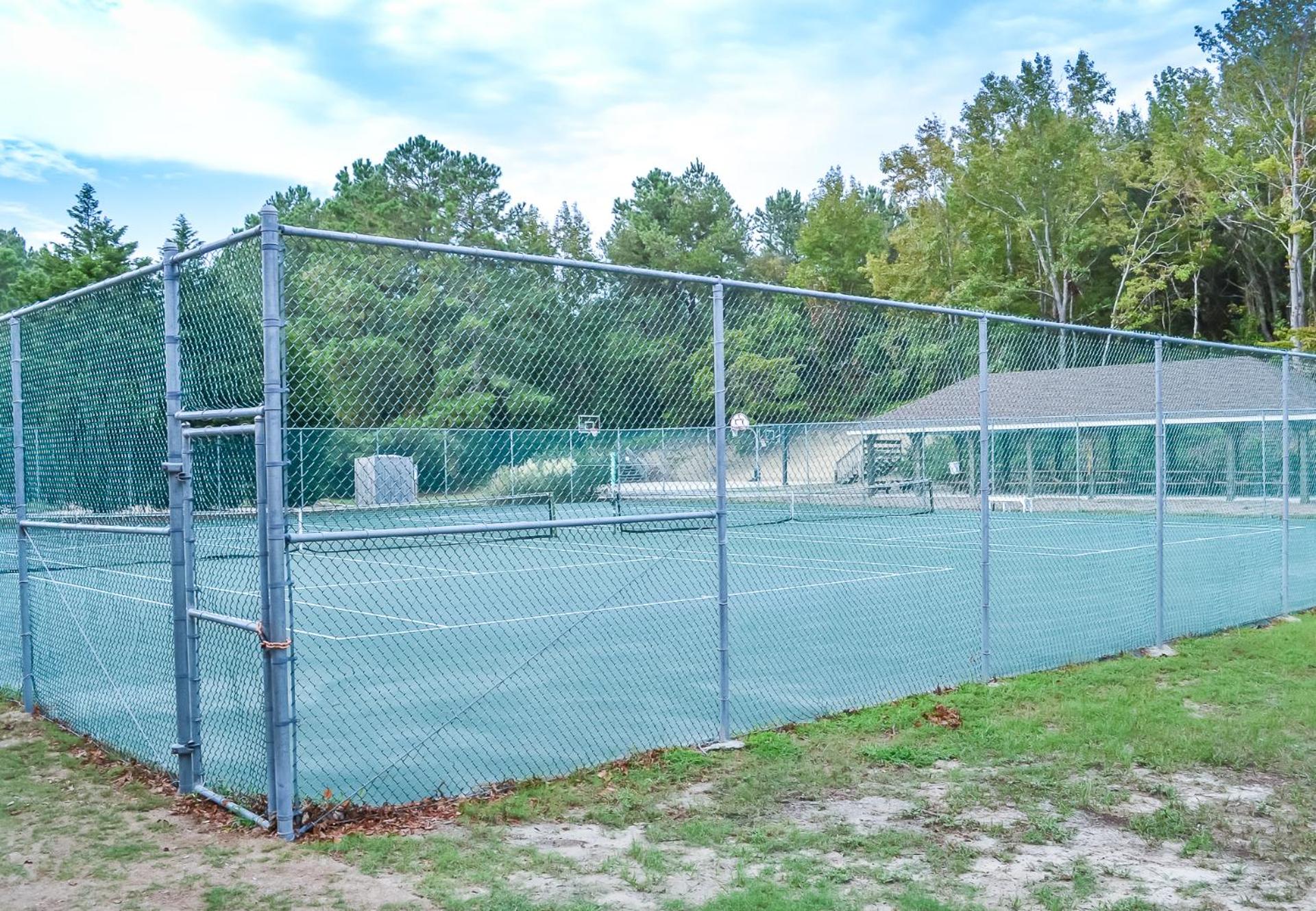 Carolina Breeze - Southern Shores, Chickahauk, 200 Yards to the Beach, Flex Stays, Private Decks