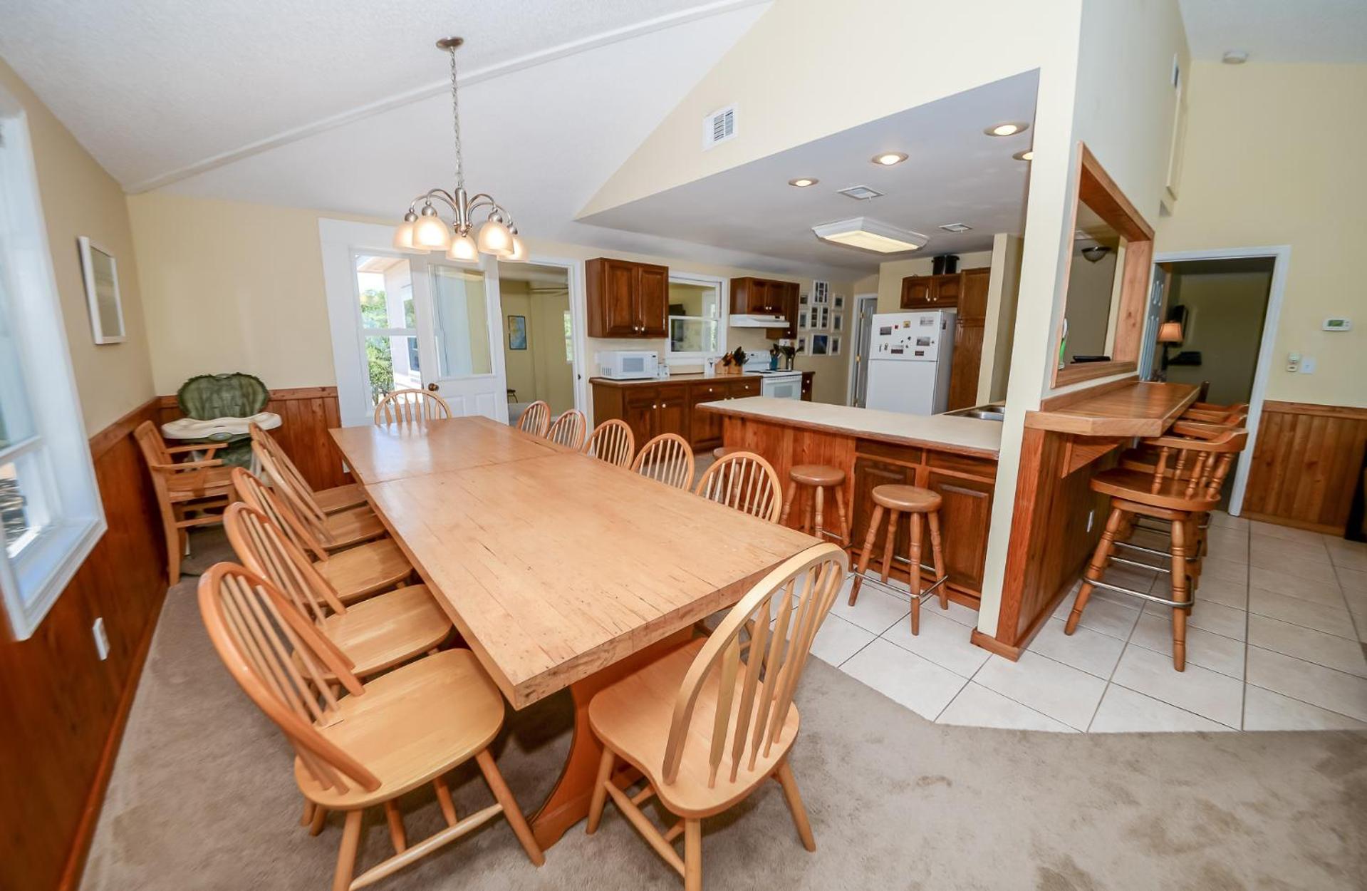 Carolina Breeze - Southern Shores, Chickahauk, 200 Yards to the Beach, Flex Stays, Private Decks