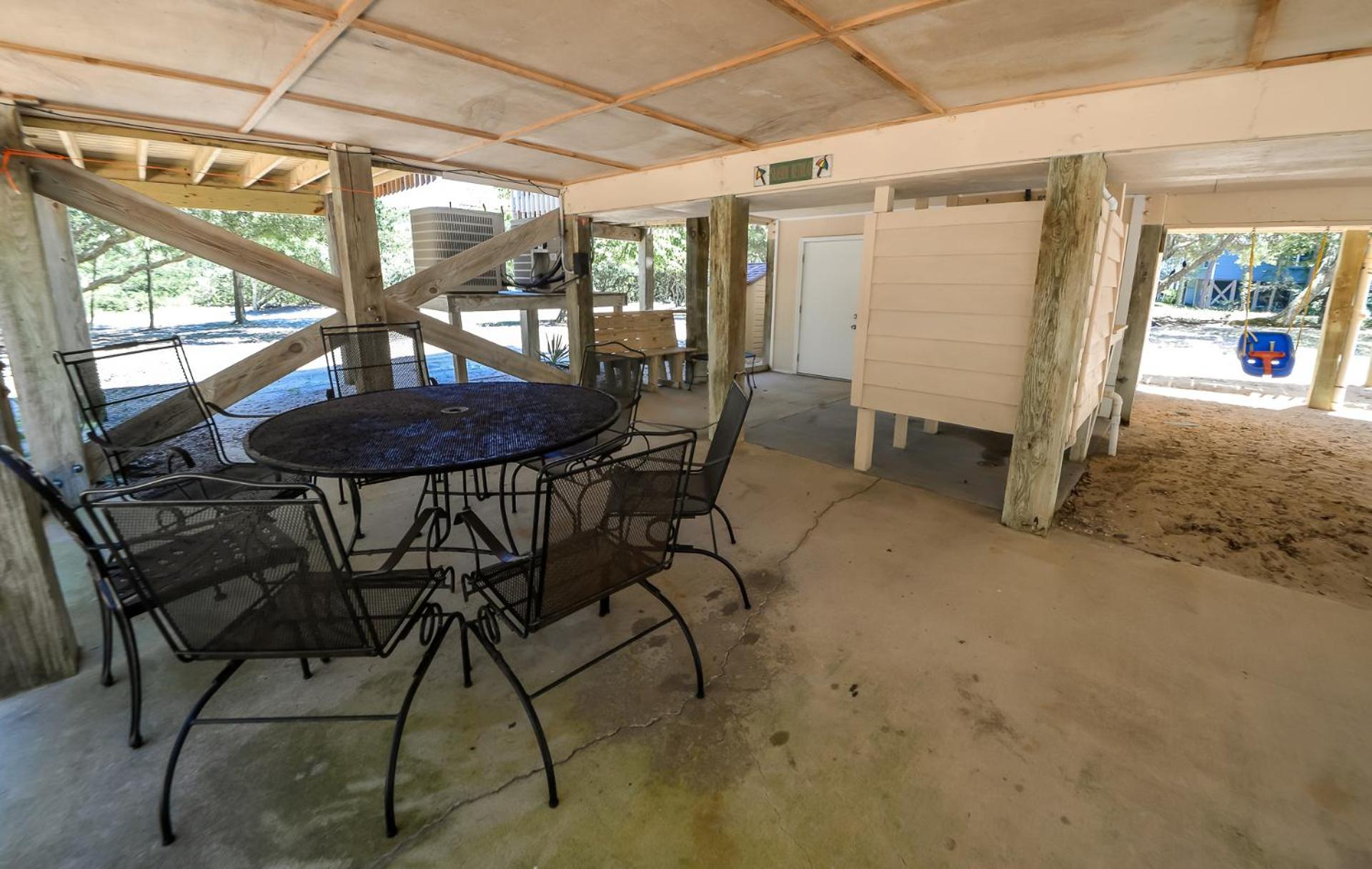Carolina Breeze - Southern Shores, Chickahauk, 200 Yards to the Beach, Flex Stays, Private Decks