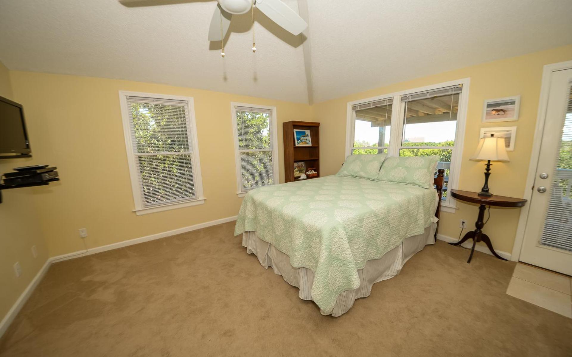 Carolina Breeze - Southern Shores, Chickahauk, 200 Yards to the Beach, Flex Stays, Private Decks