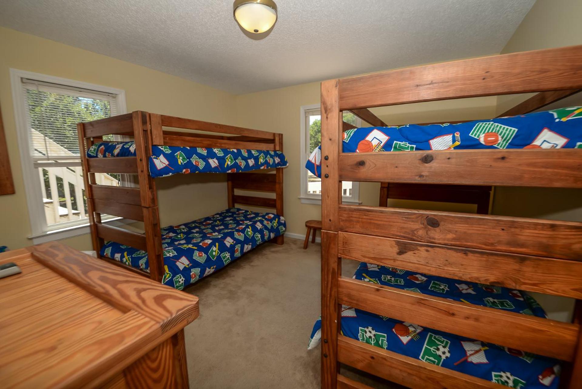 Carolina Breeze - Southern Shores, Chickahauk, 200 Yards to the Beach, Flex Stays, Private Decks