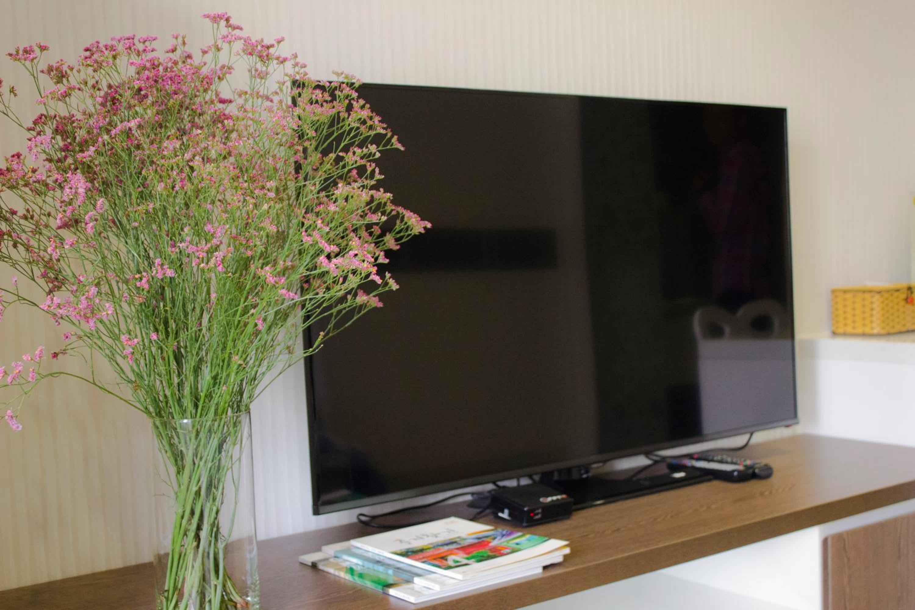 Sunny Serviced Apartment