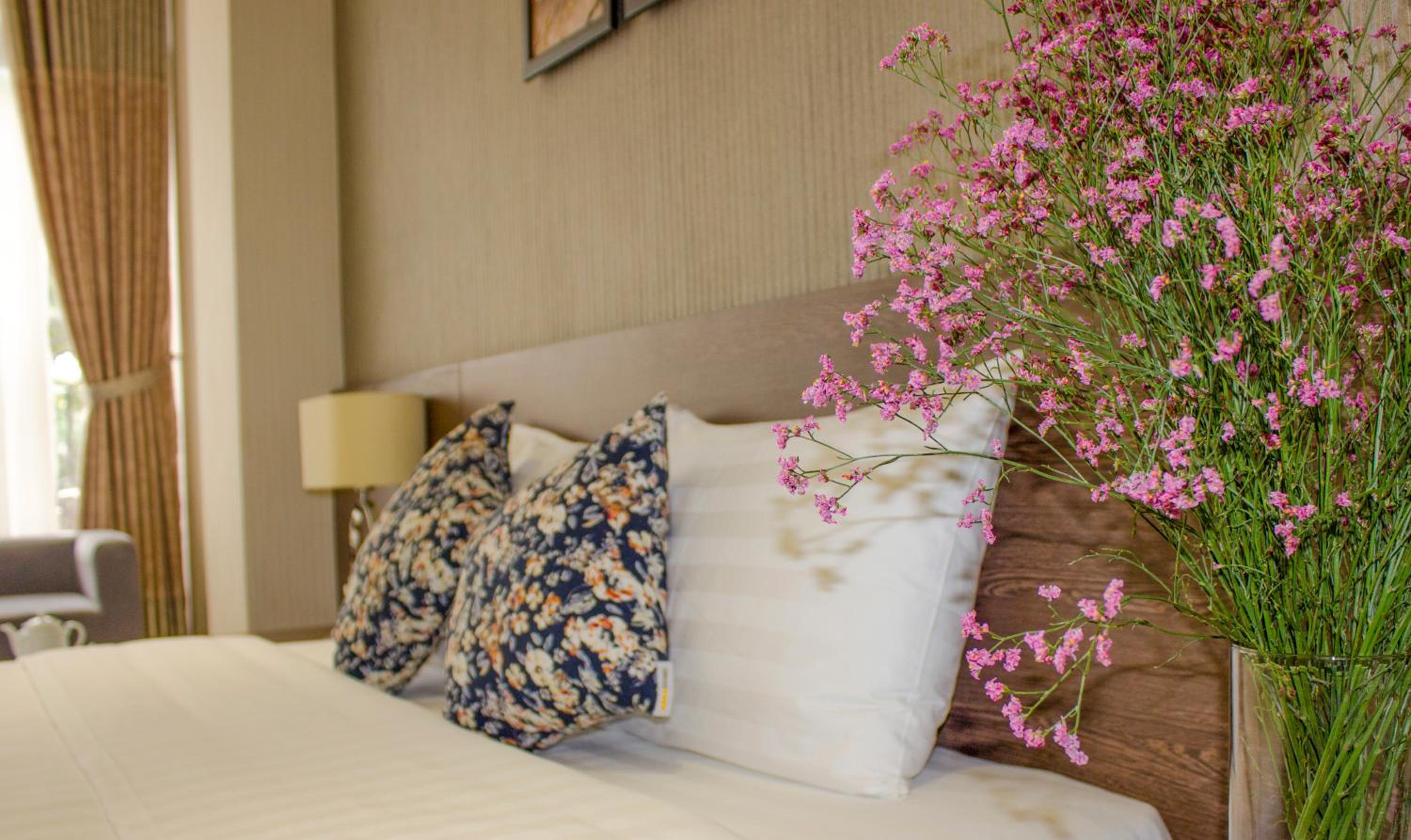 Sunny Serviced Apartment