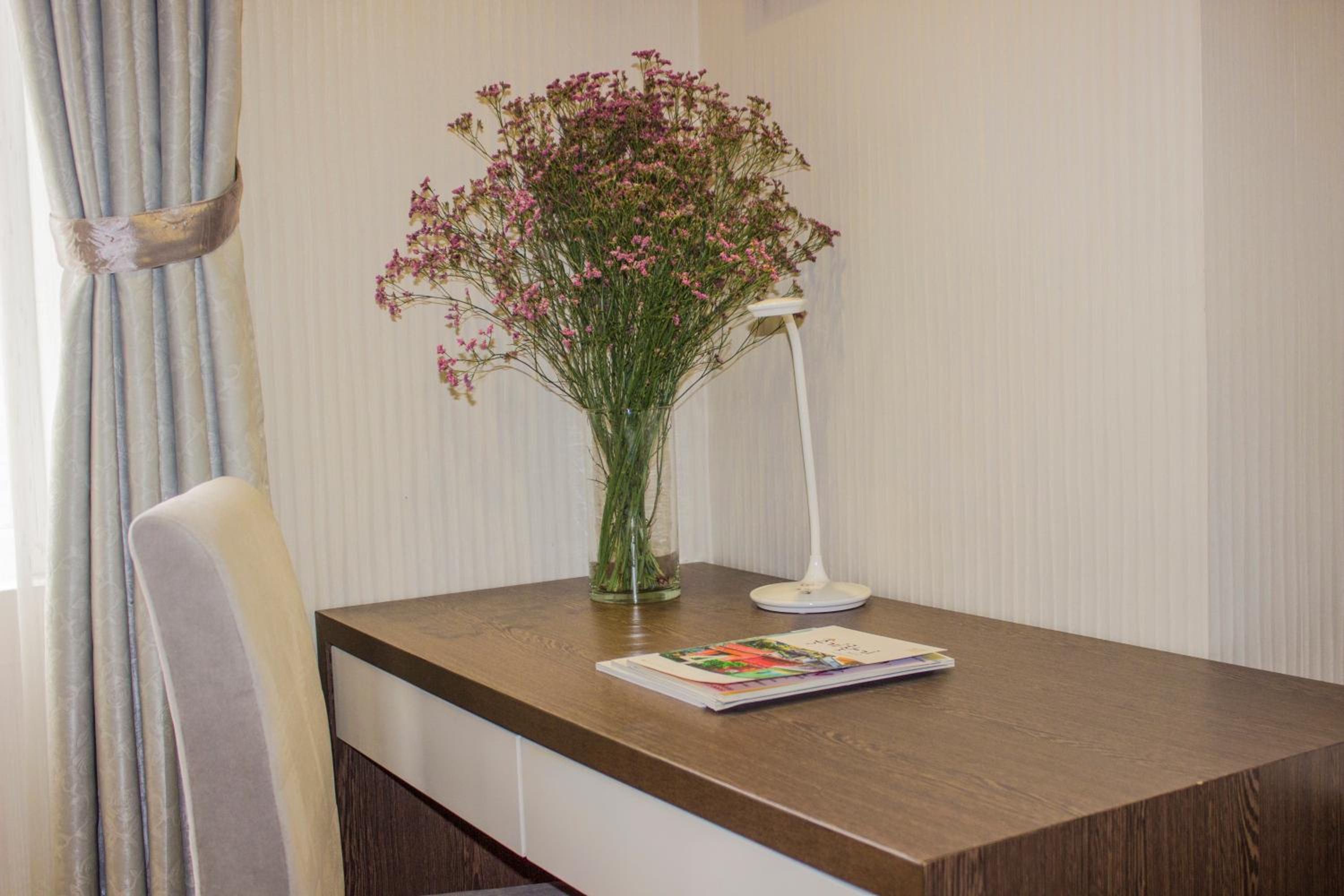 Sunny Serviced Apartment