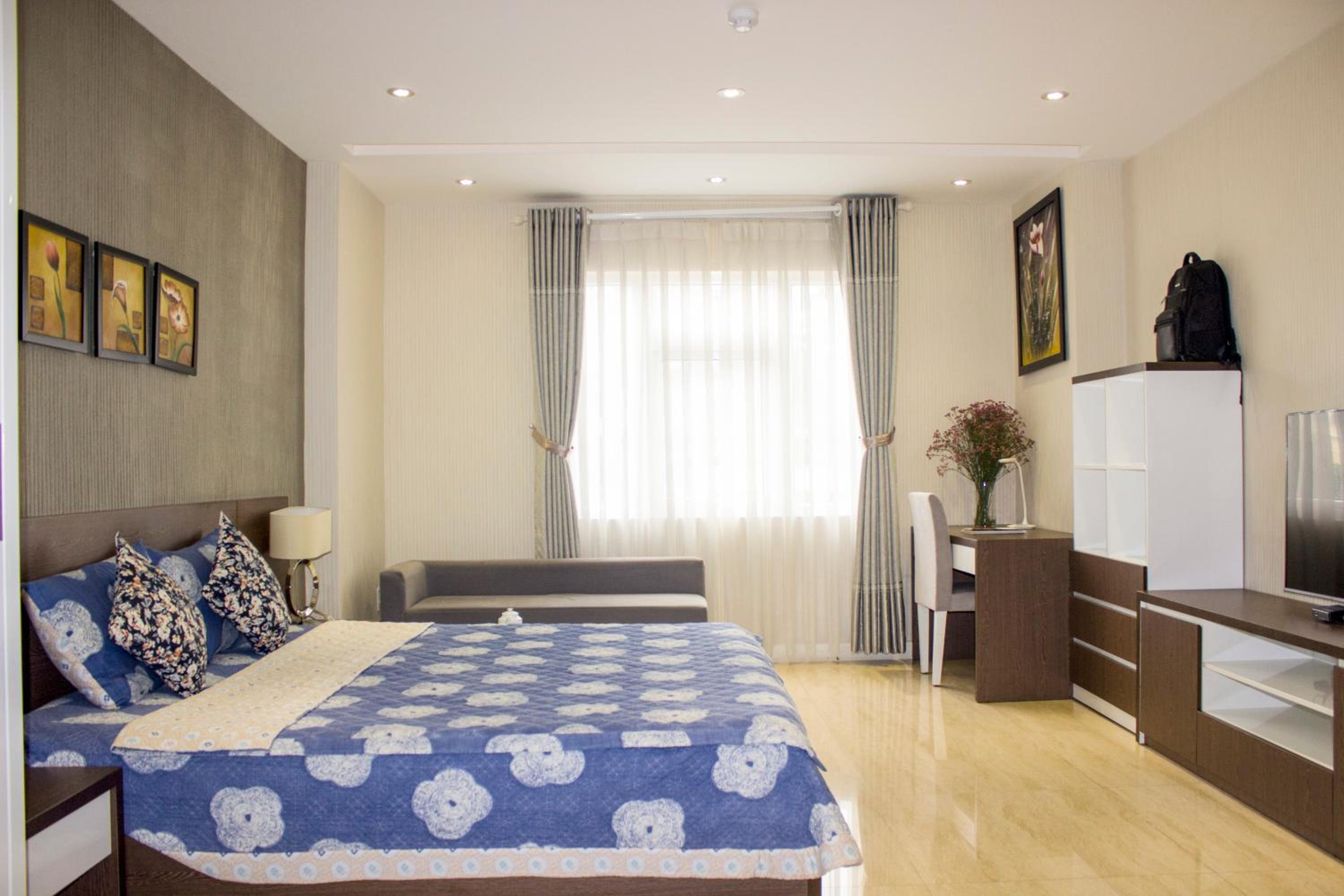 Sunny Serviced Apartment
