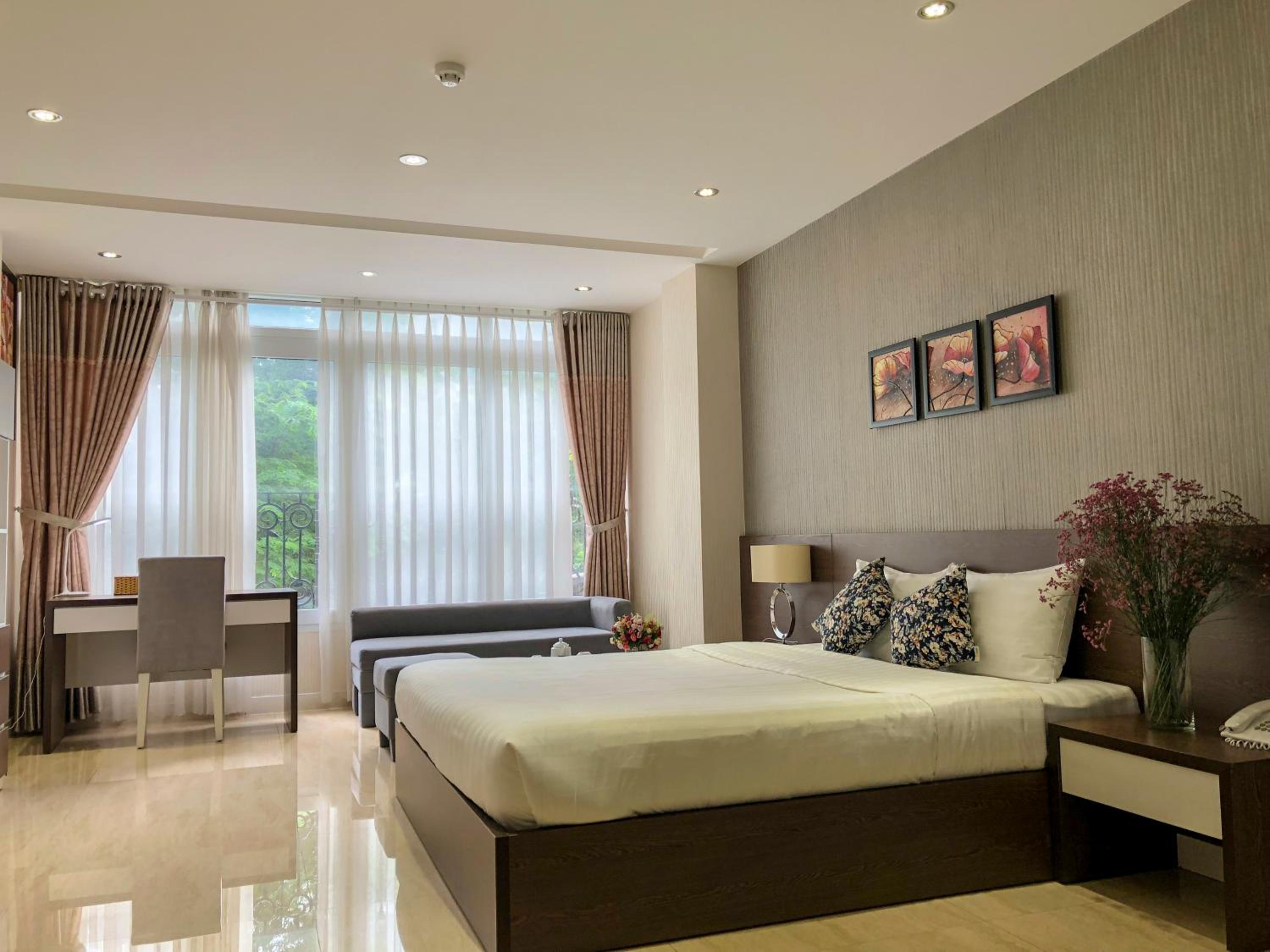 Sunny Serviced Apartment
