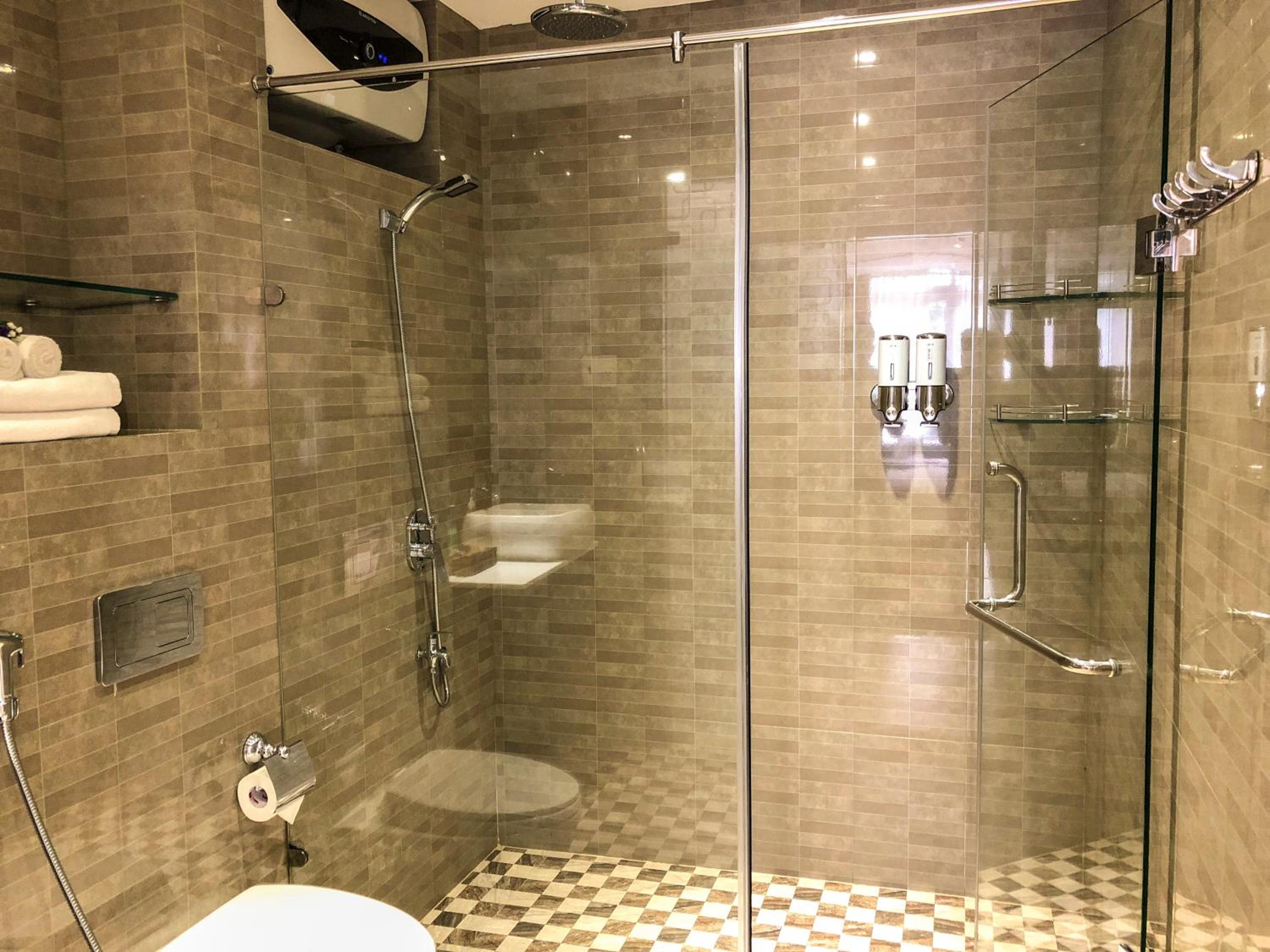 Sunny Serviced Apartment