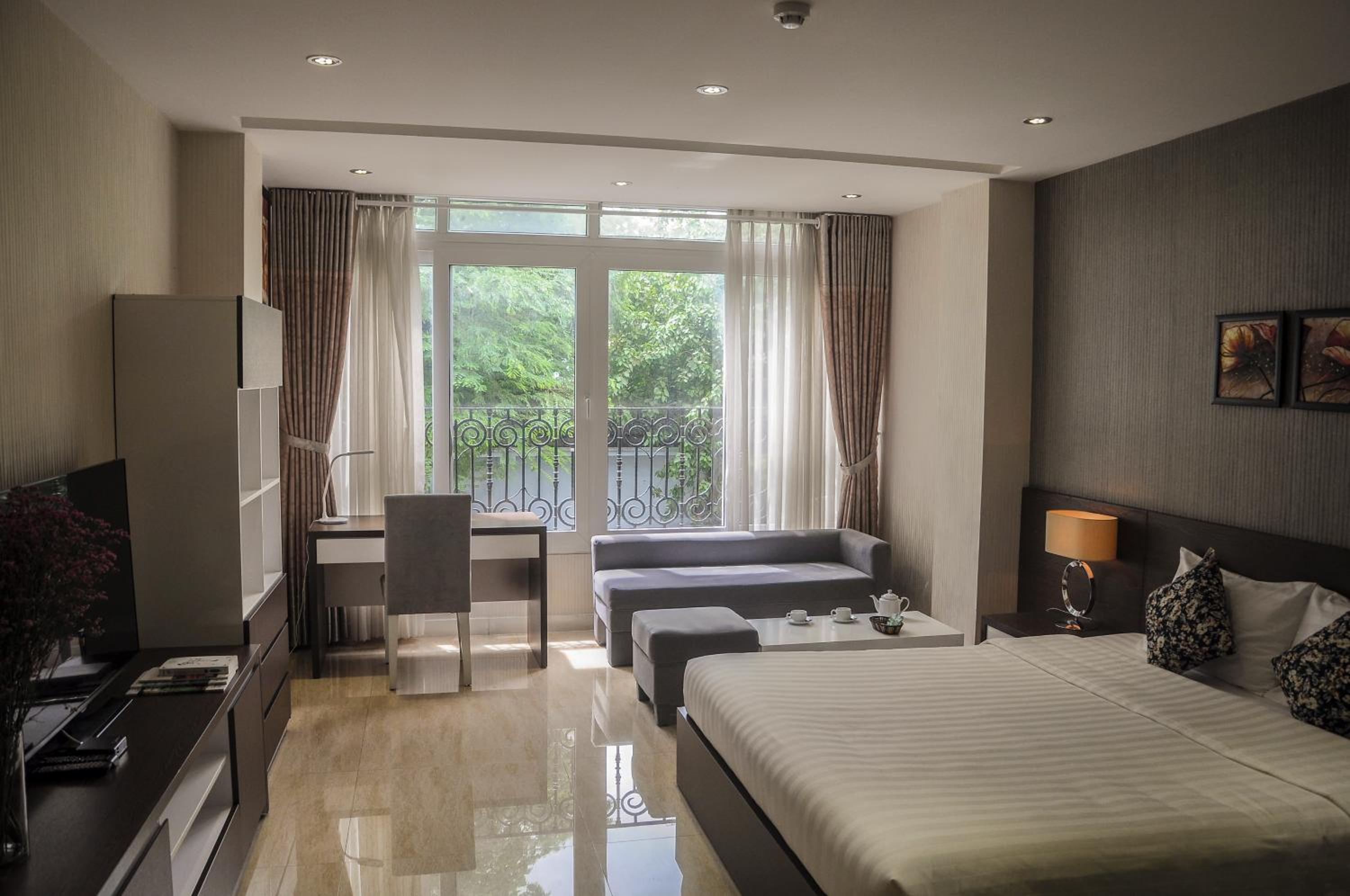 Sunny Serviced Apartment