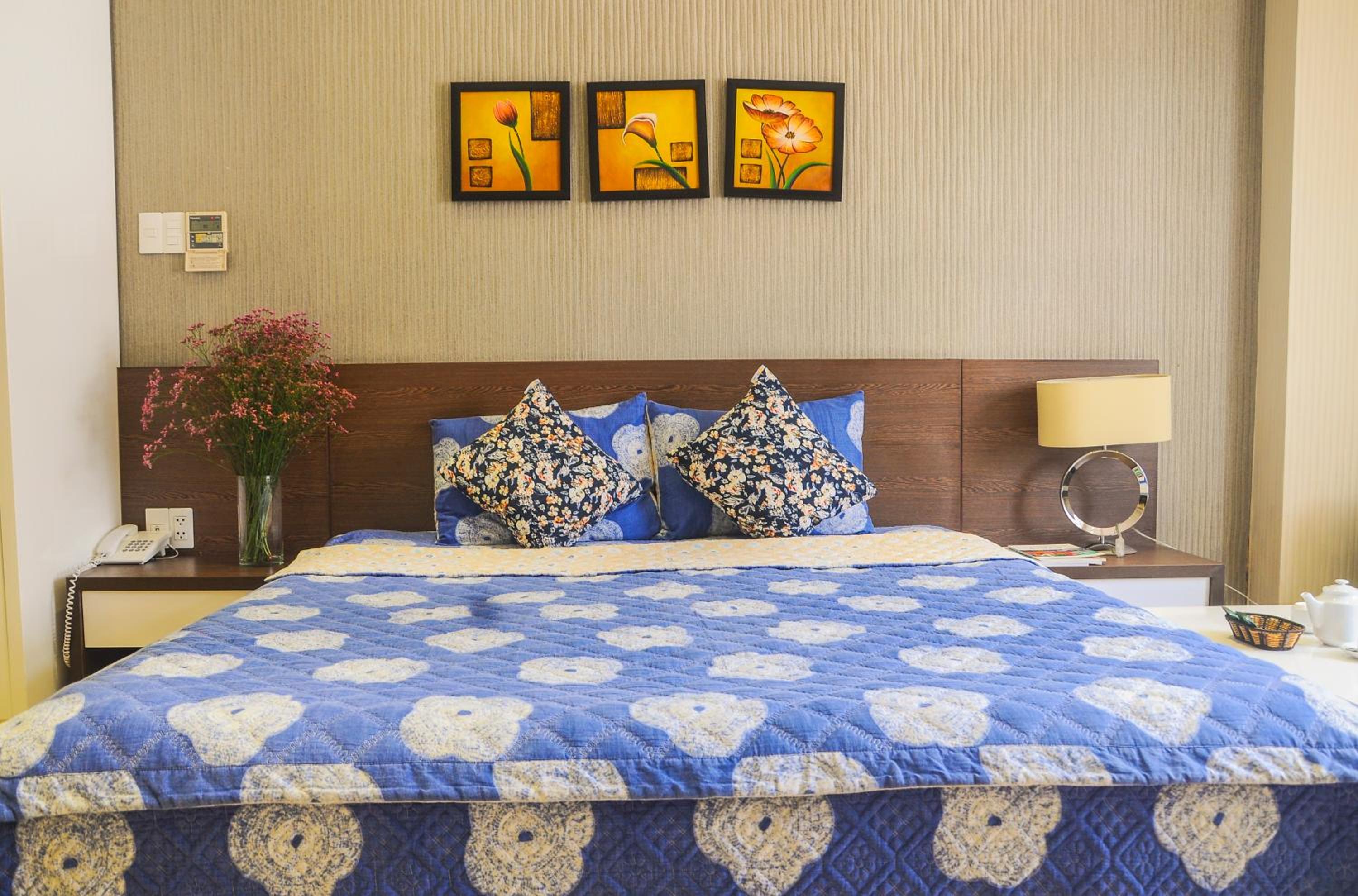 Sunny Serviced Apartment
