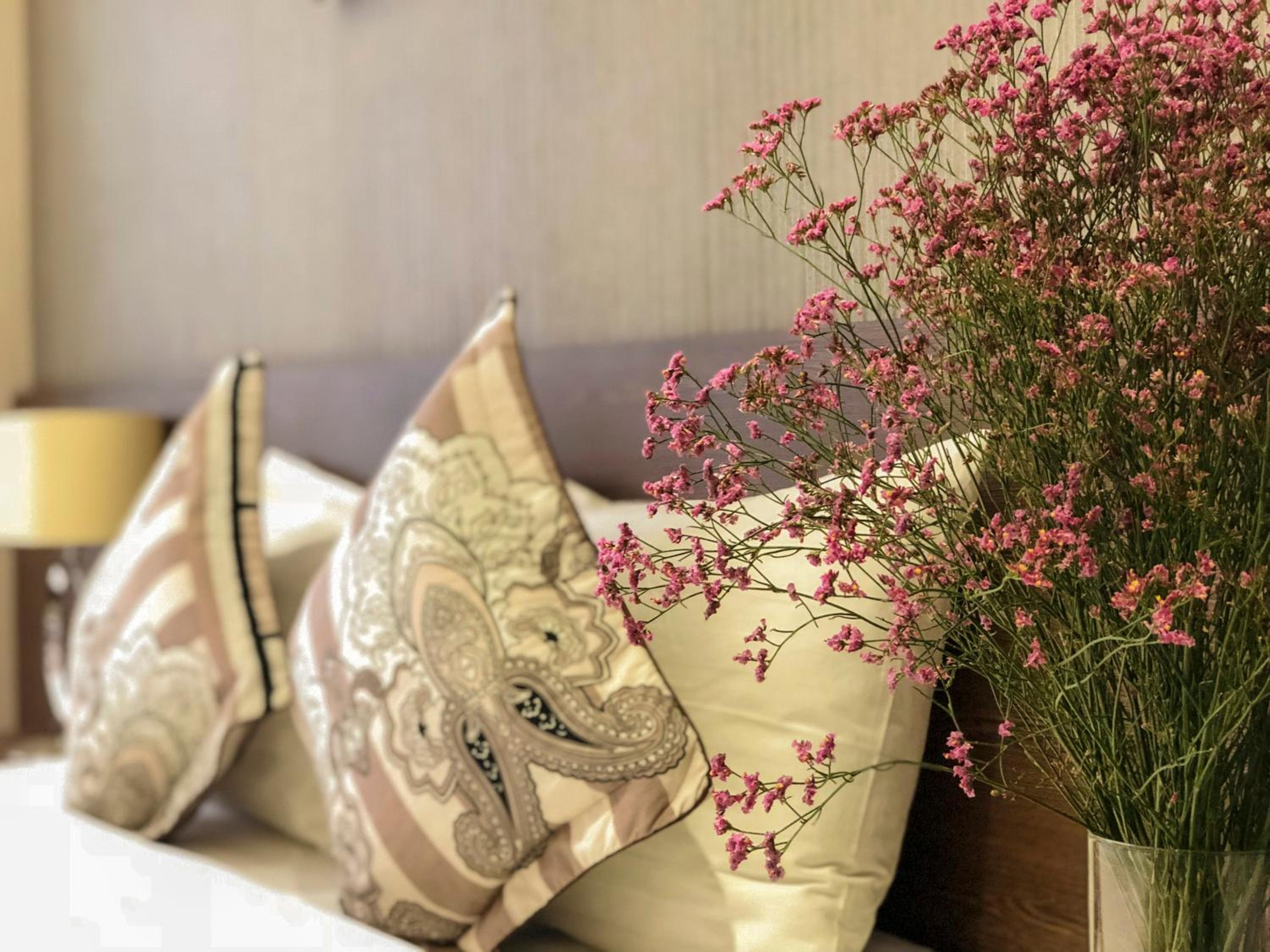 Sunny Serviced Apartment