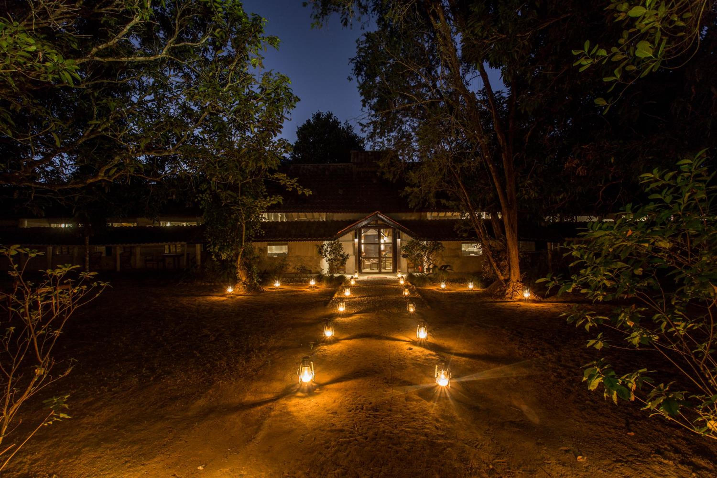 Tiger Tops Tharu Lodge
