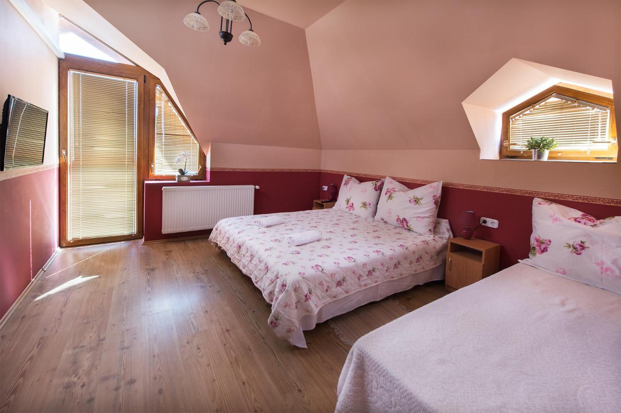 Aranyló Apartmanház - Quiet Studios with Balcony