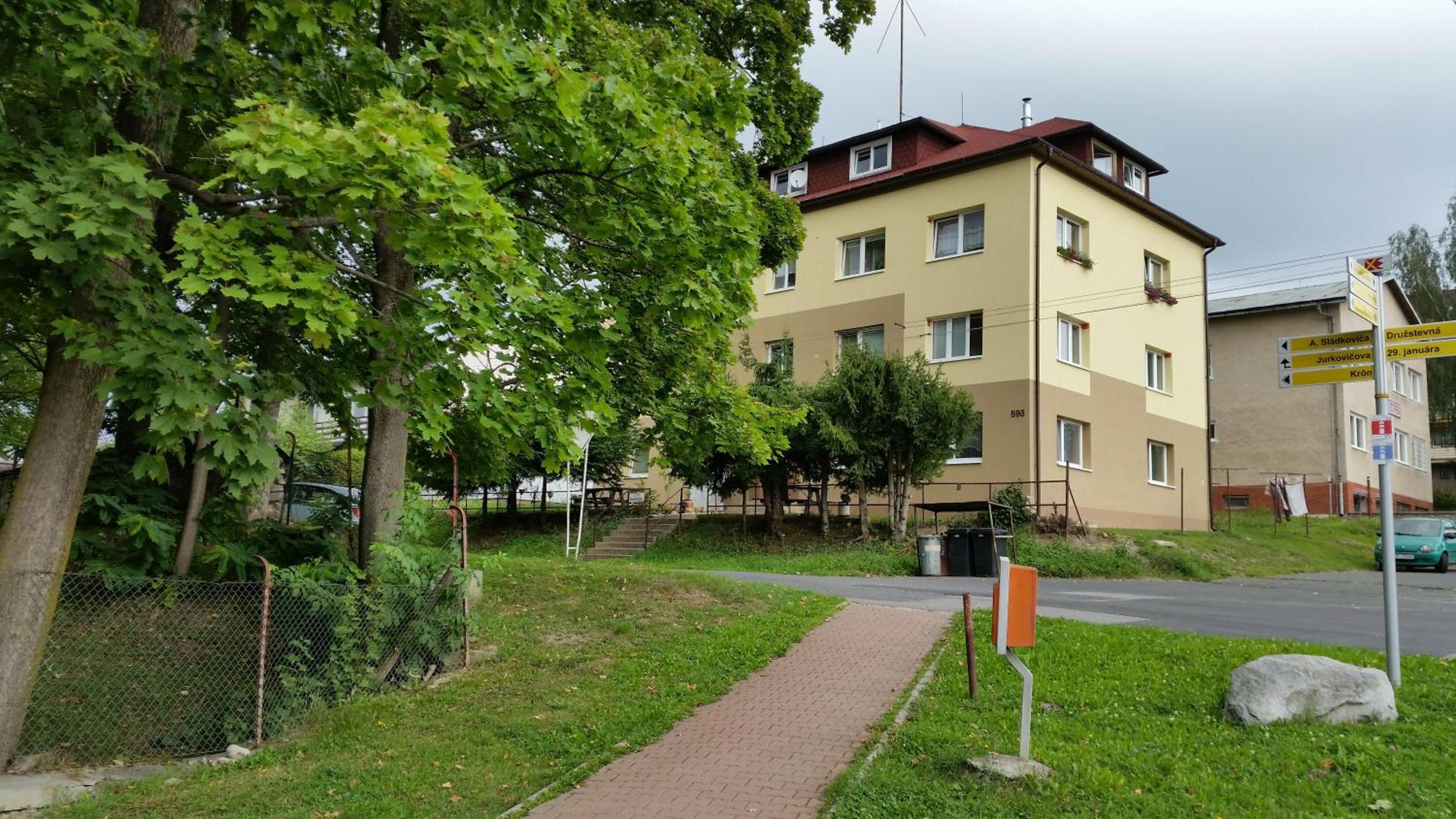 Photo 8