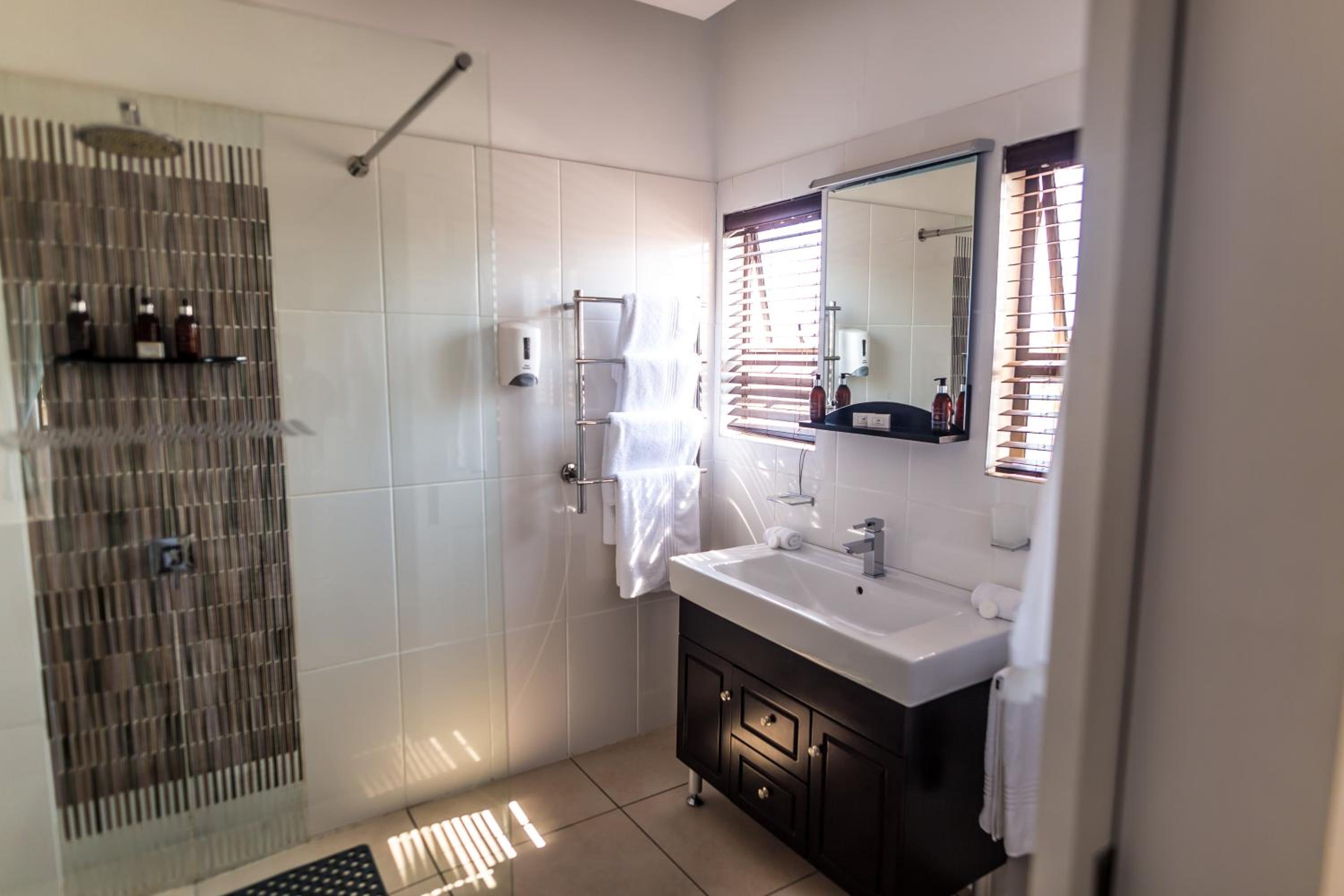 Point B Guest House -Sustainable Solar Energy — photo 84