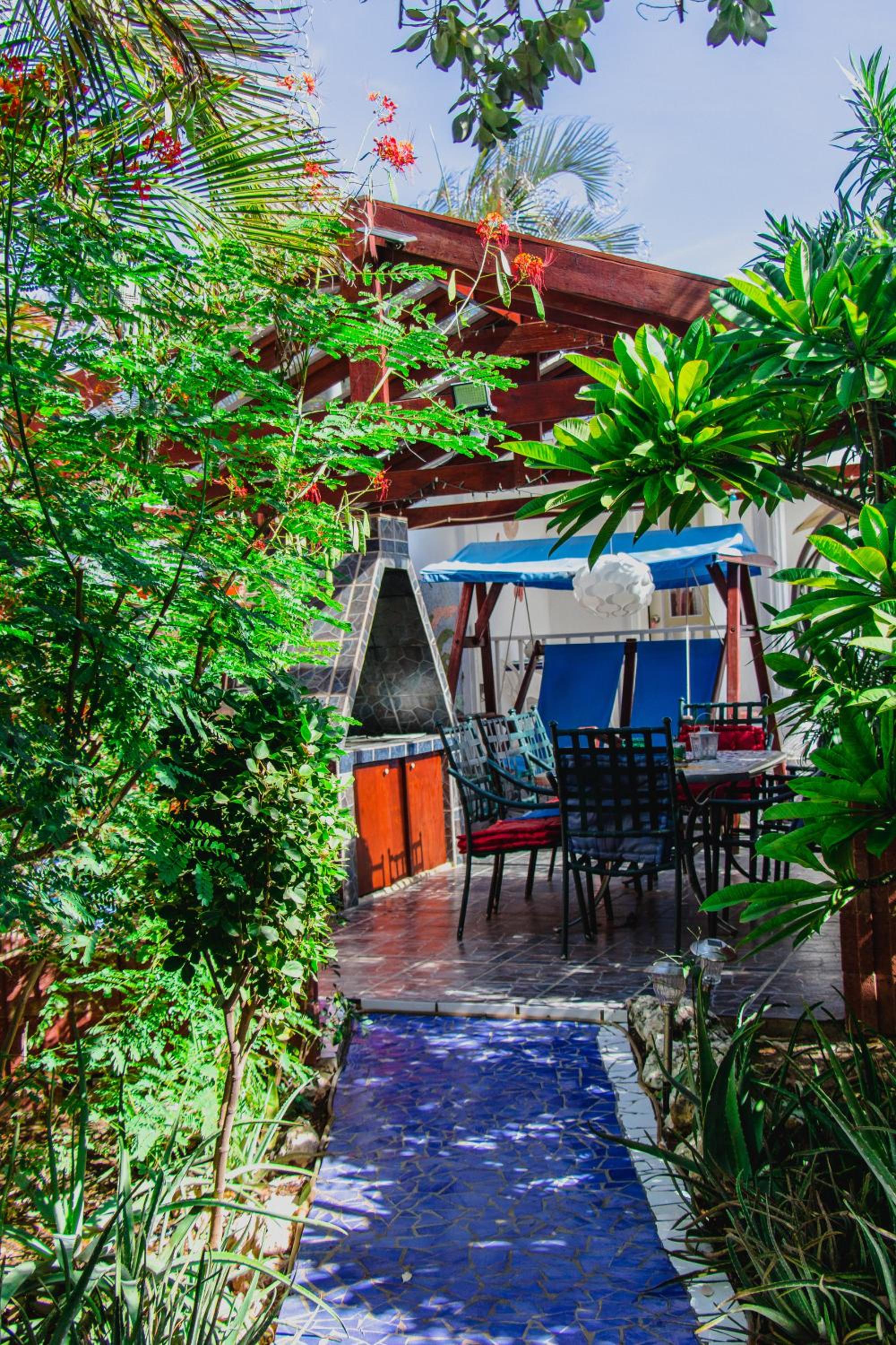 Sunflower Villa Studios