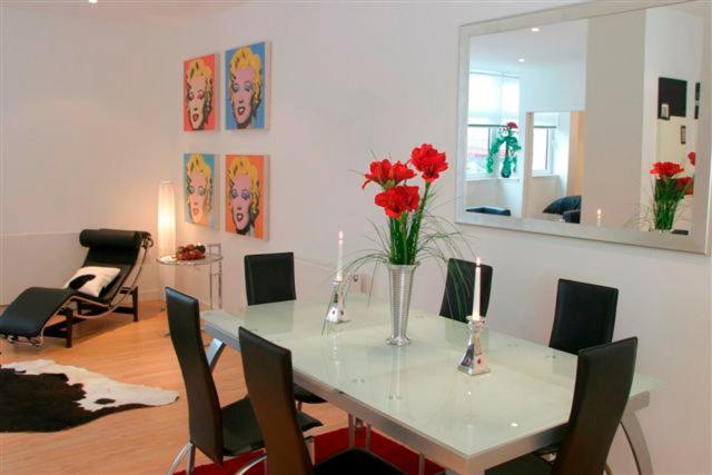 River Clyde West End Apartment - 2 Bedrooms
