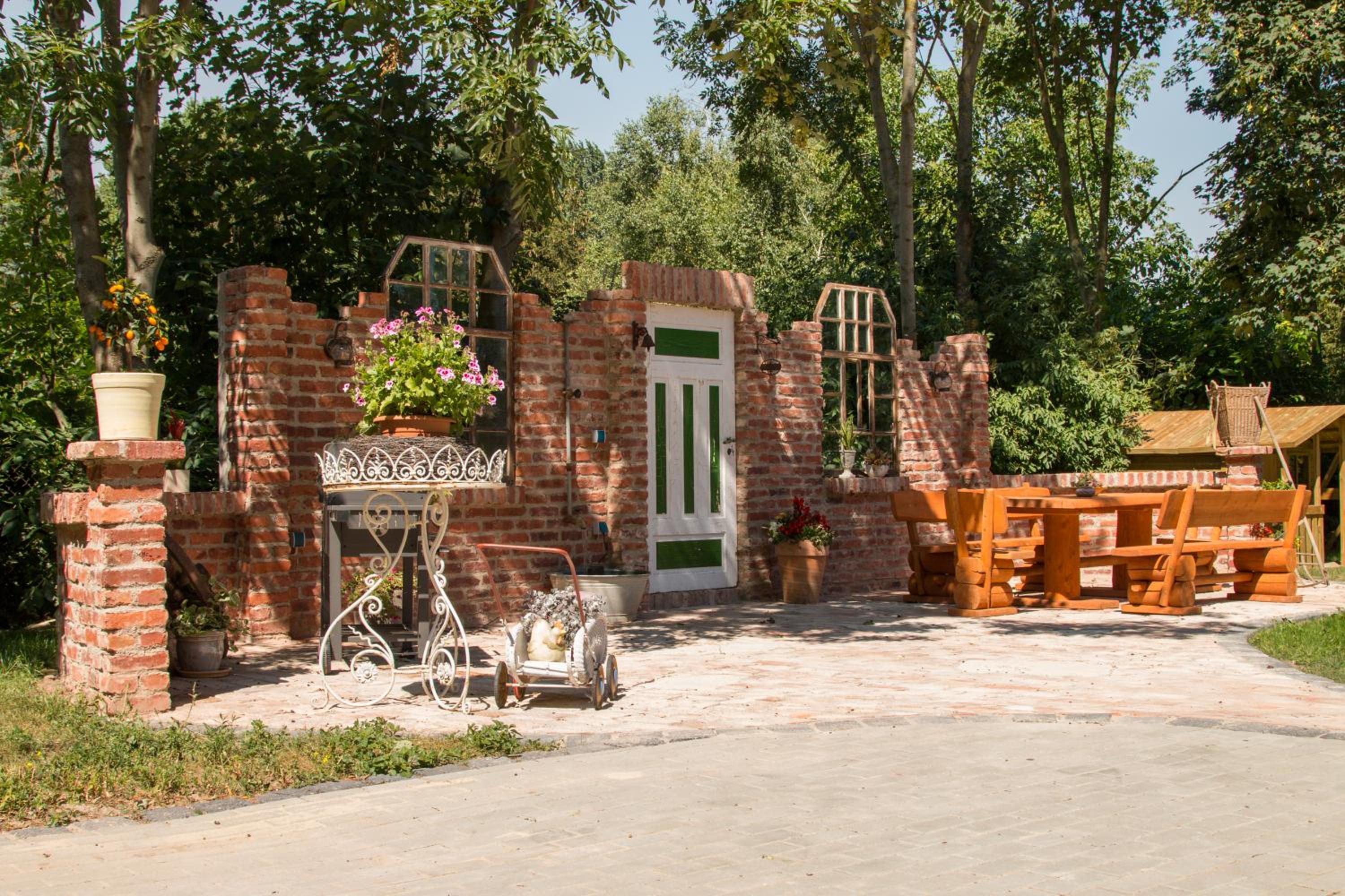 Photo 6