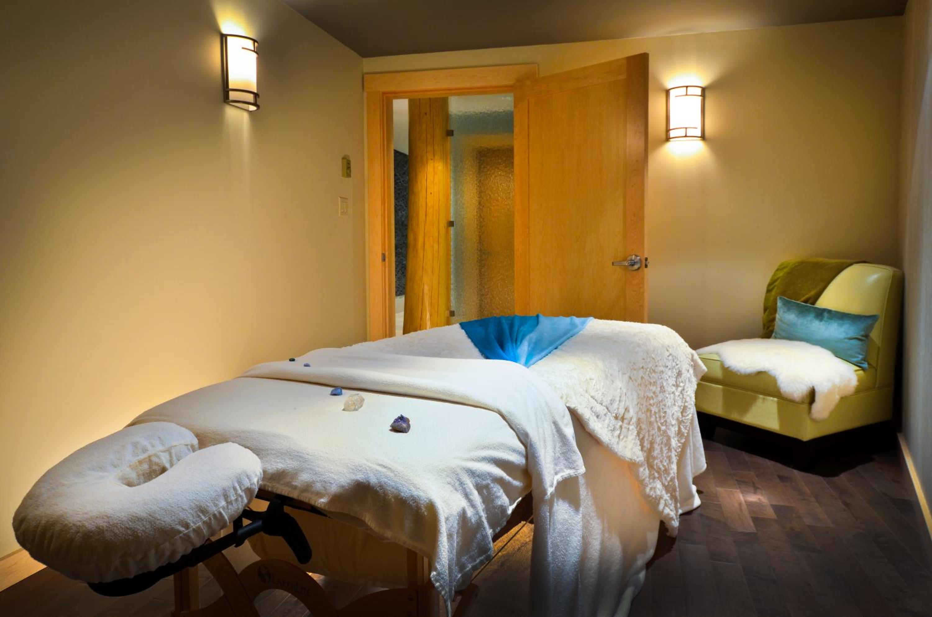 Tyax Lodge & Heliskiing
