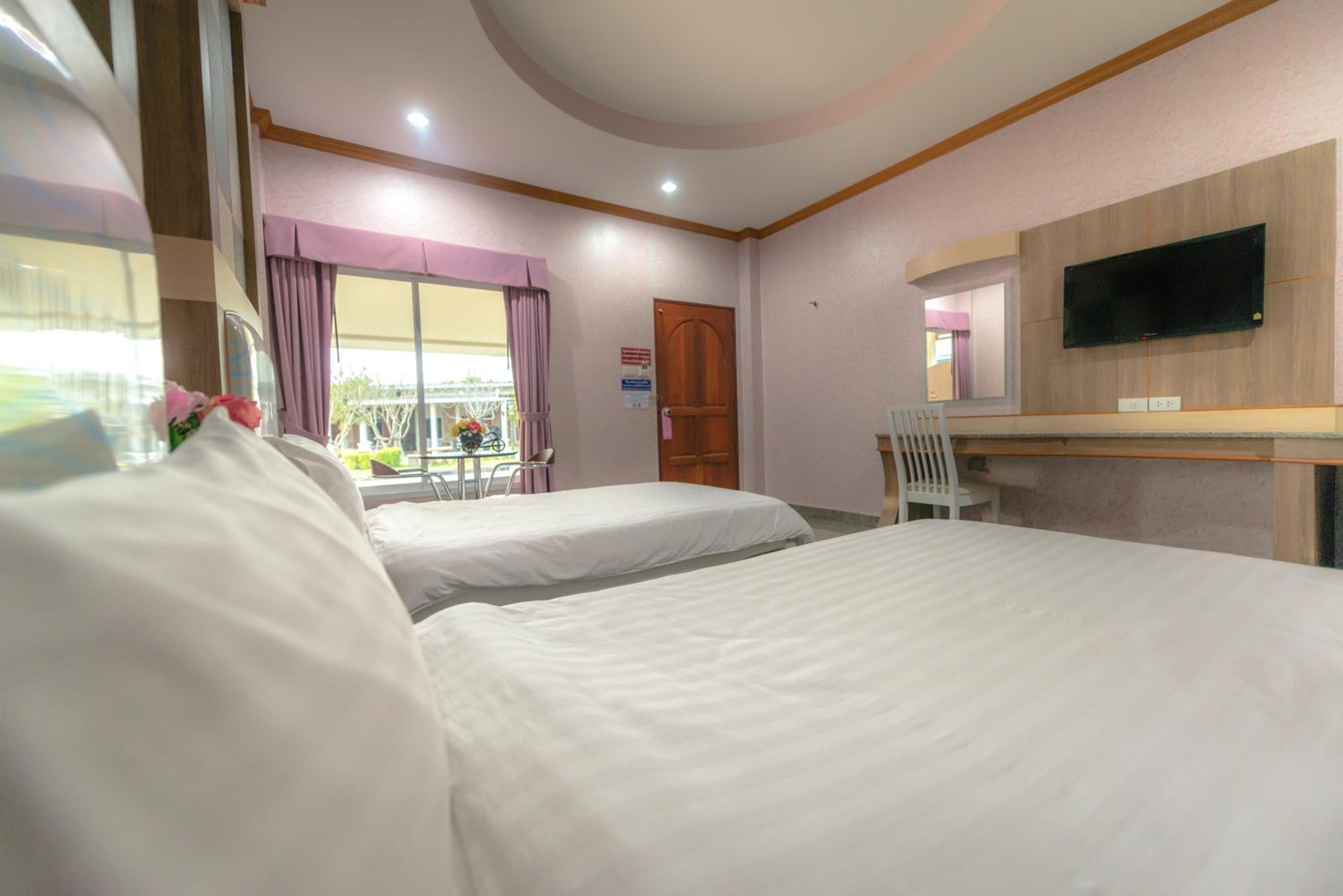 Martina Hotel Surin