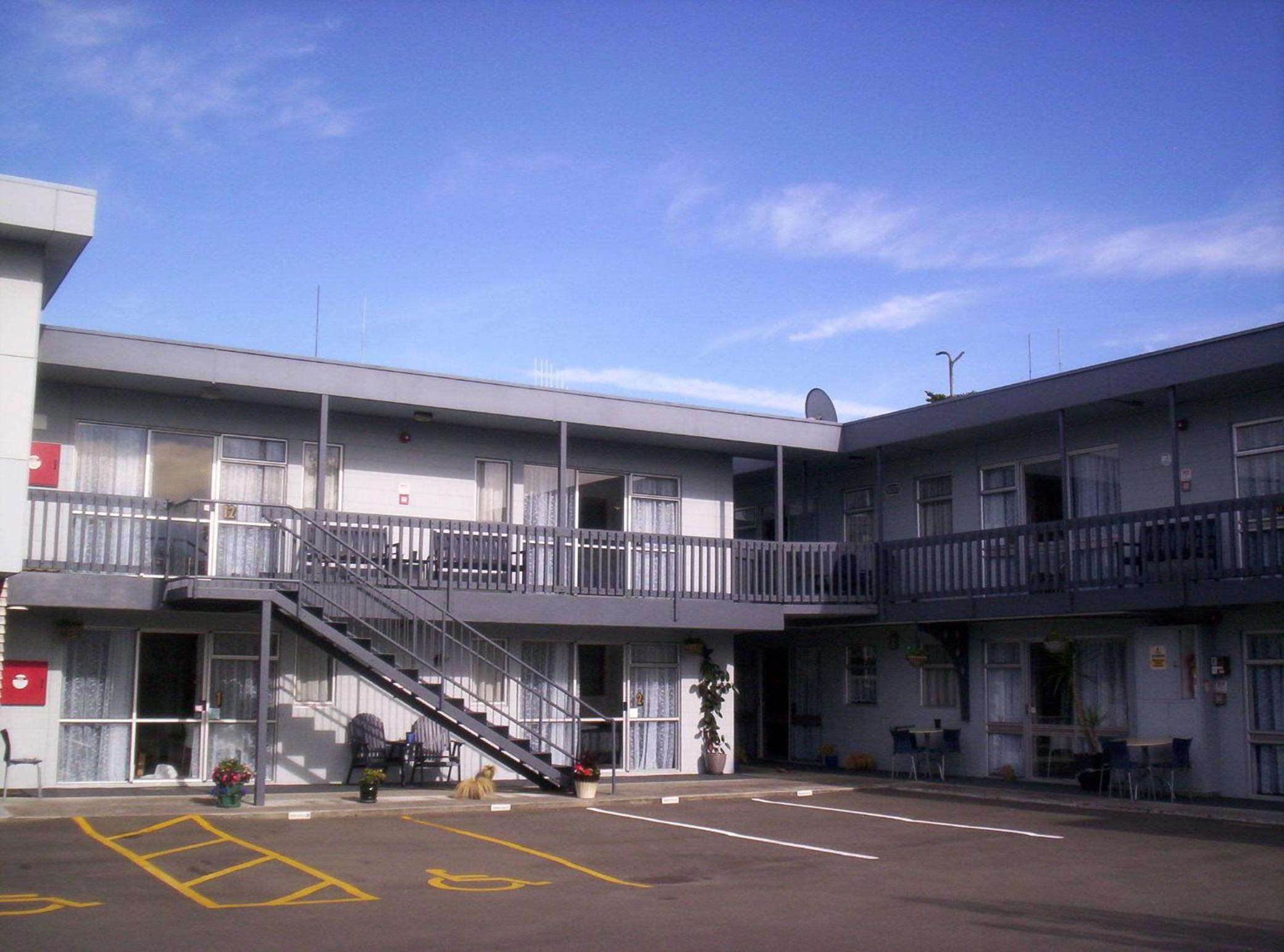 Broadway Motor Inn