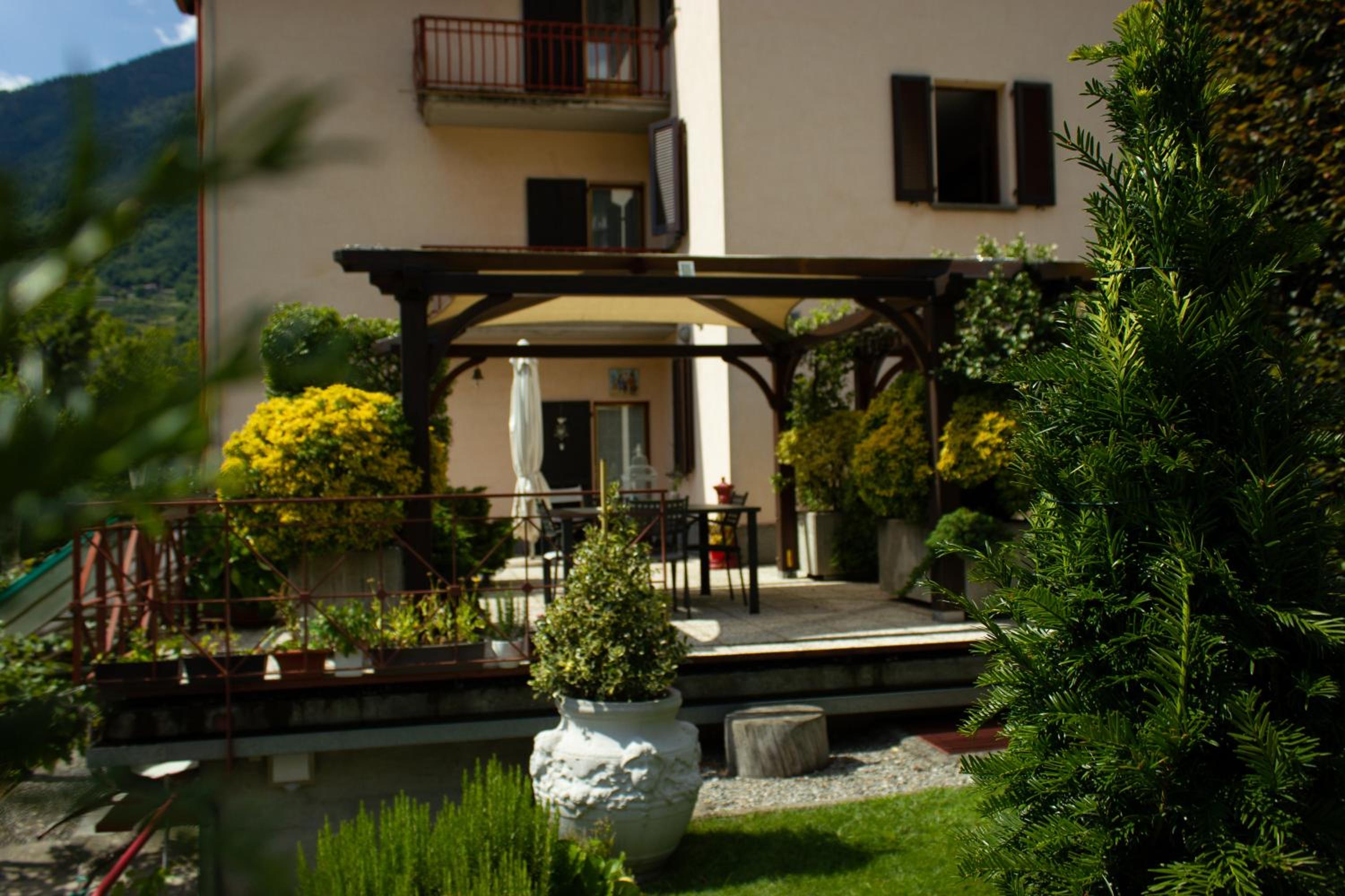 Photo 10