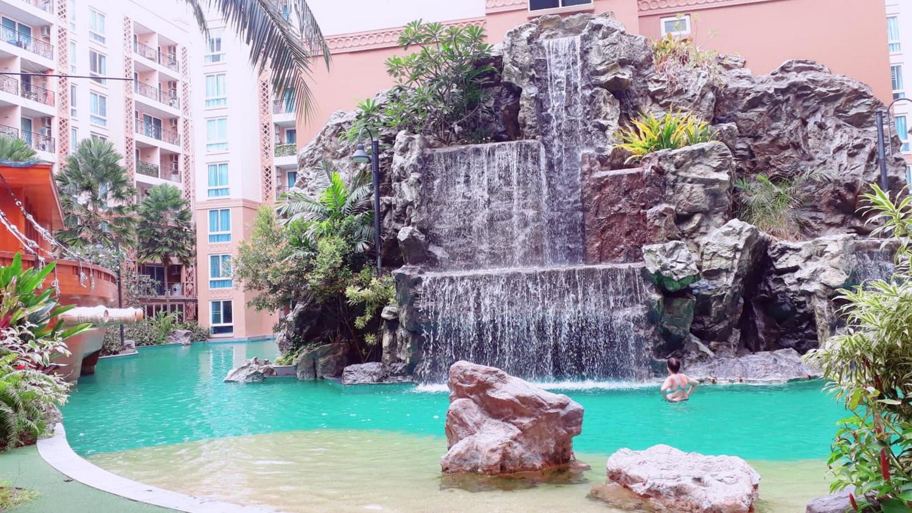 Atlantis Condo Resort By Somphong