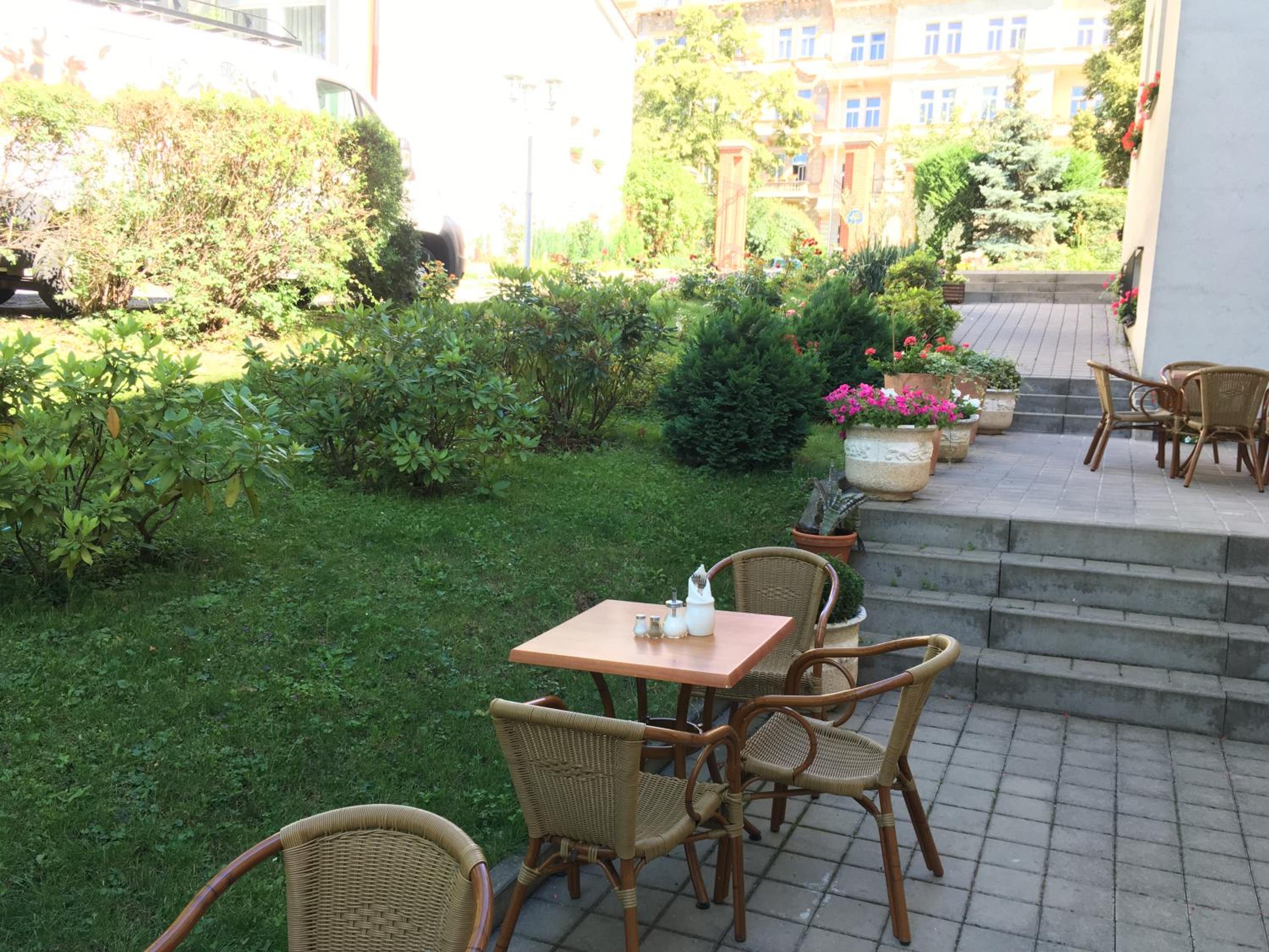 Residence Dykova - former Pension Jana, Domov Mládeže