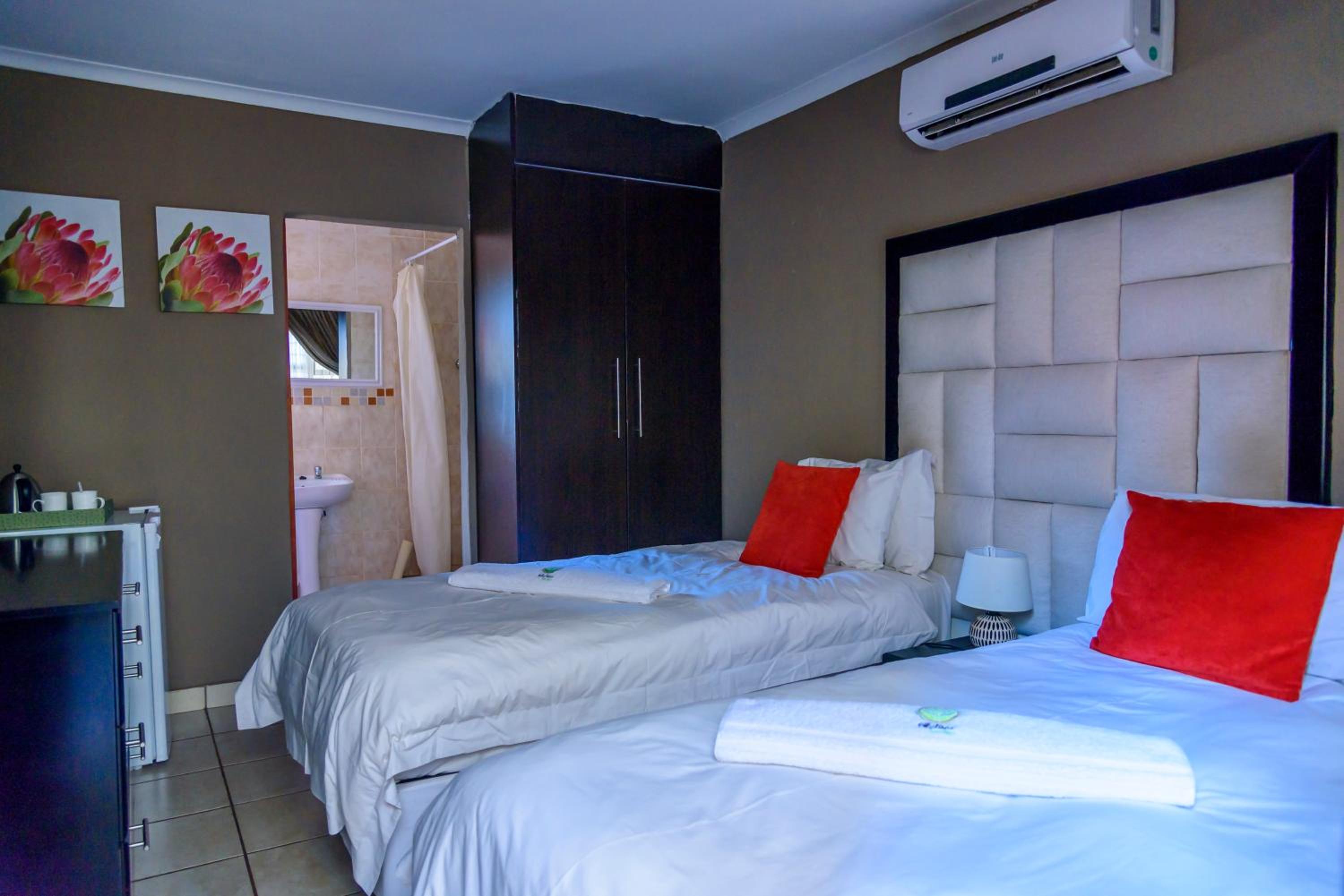 Hlulani Guest House view 4