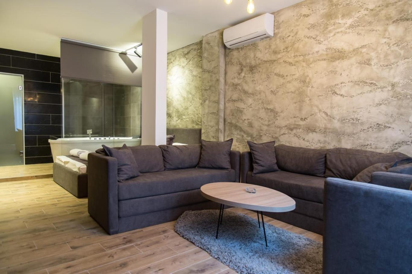 Empire Luxury Apartments view 5