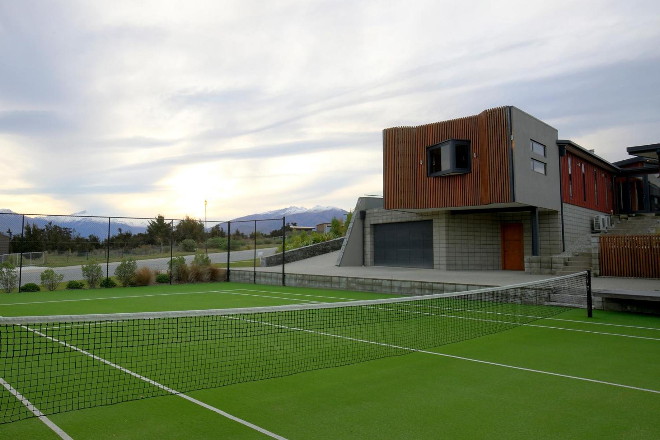 Mt Gold Retreat - Sleeps 8 - Spa Pool - Tennis Court view 3