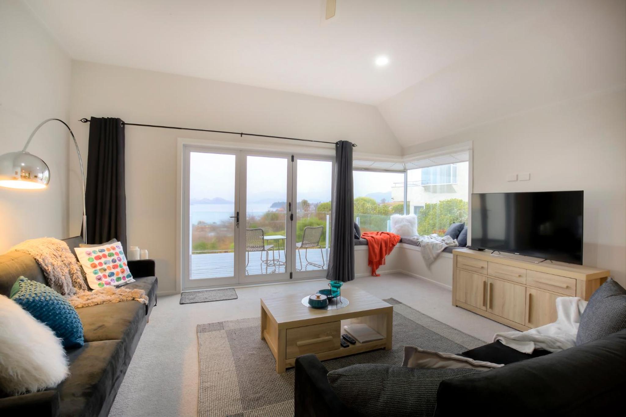 Lake Wanaka Lookout view 4