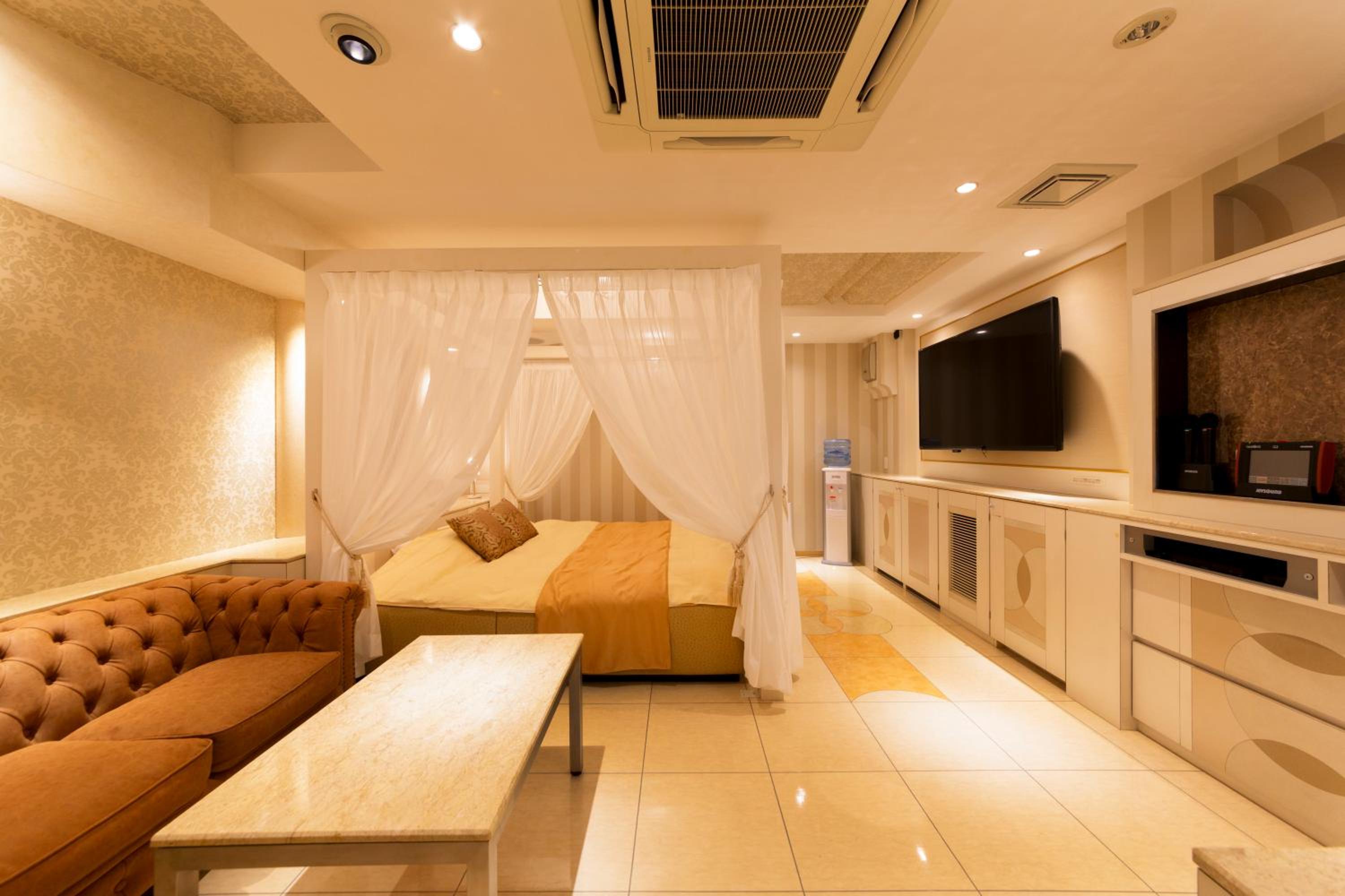 Hotel Luna Ikeda (Adult Only)