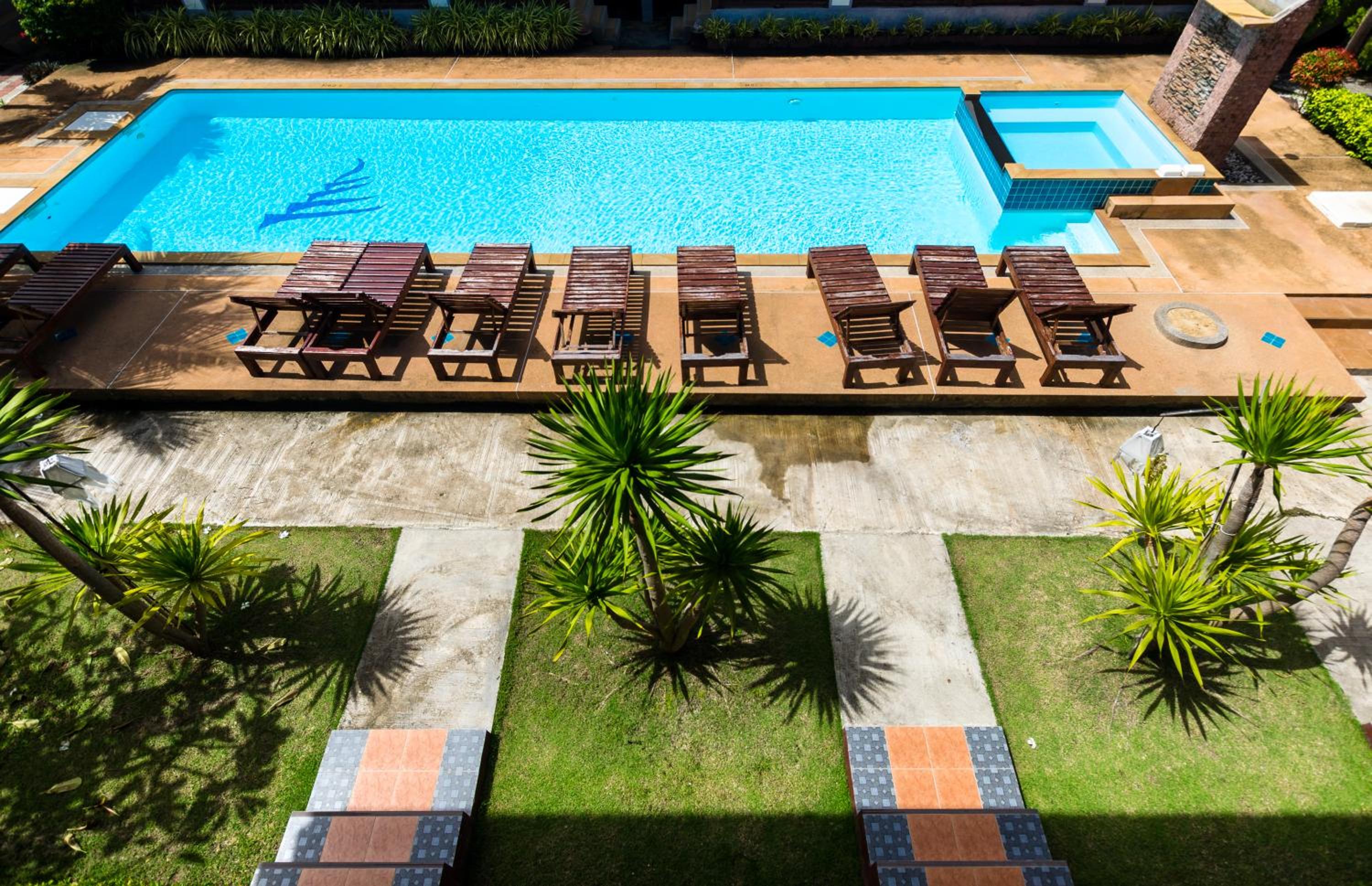 Sleep In Lanta Resort view 2