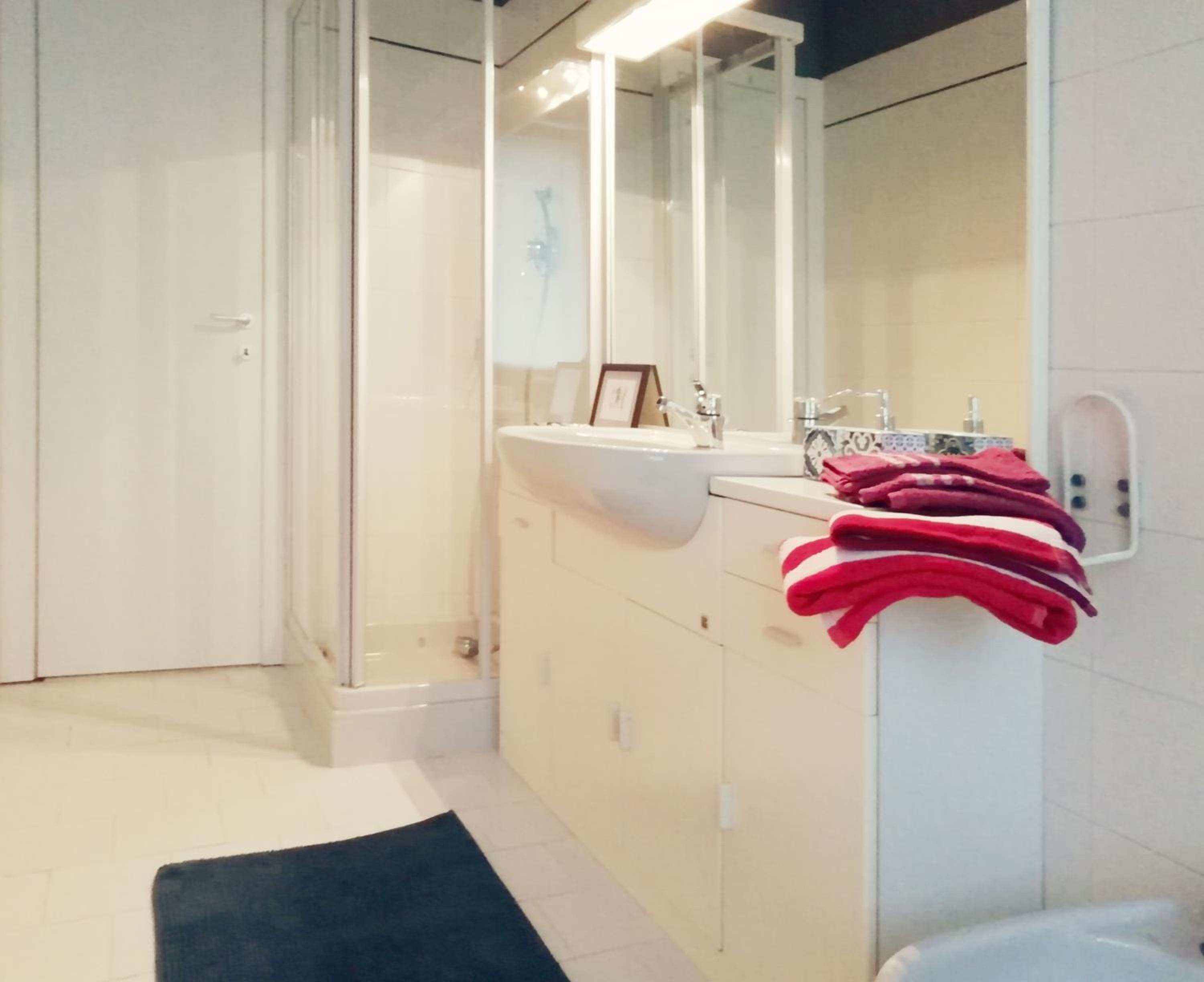 Here apartment en Turin — bathroom