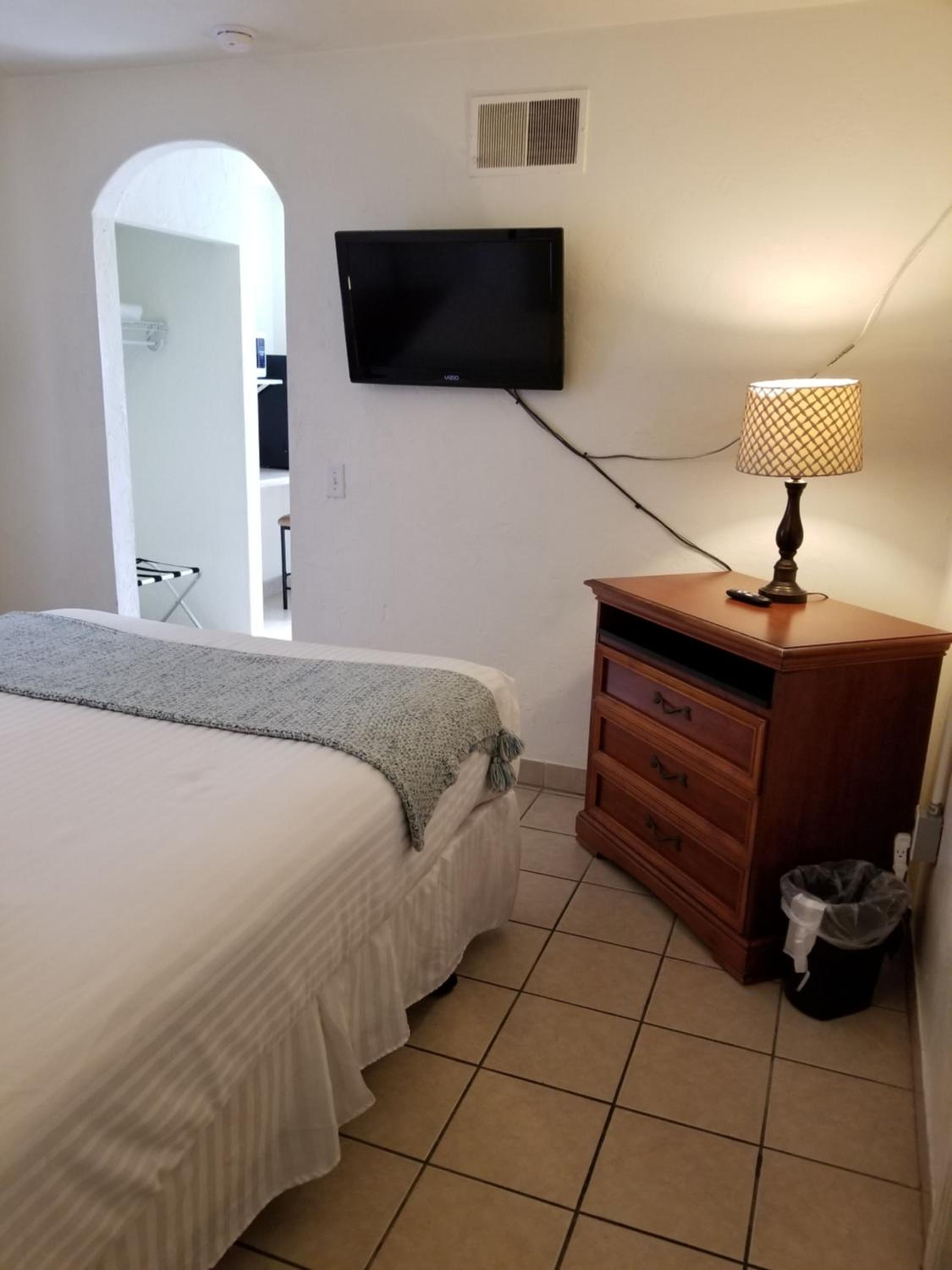 San Clemente Vacations - The Patriots Boutique Motel - Property Image 9